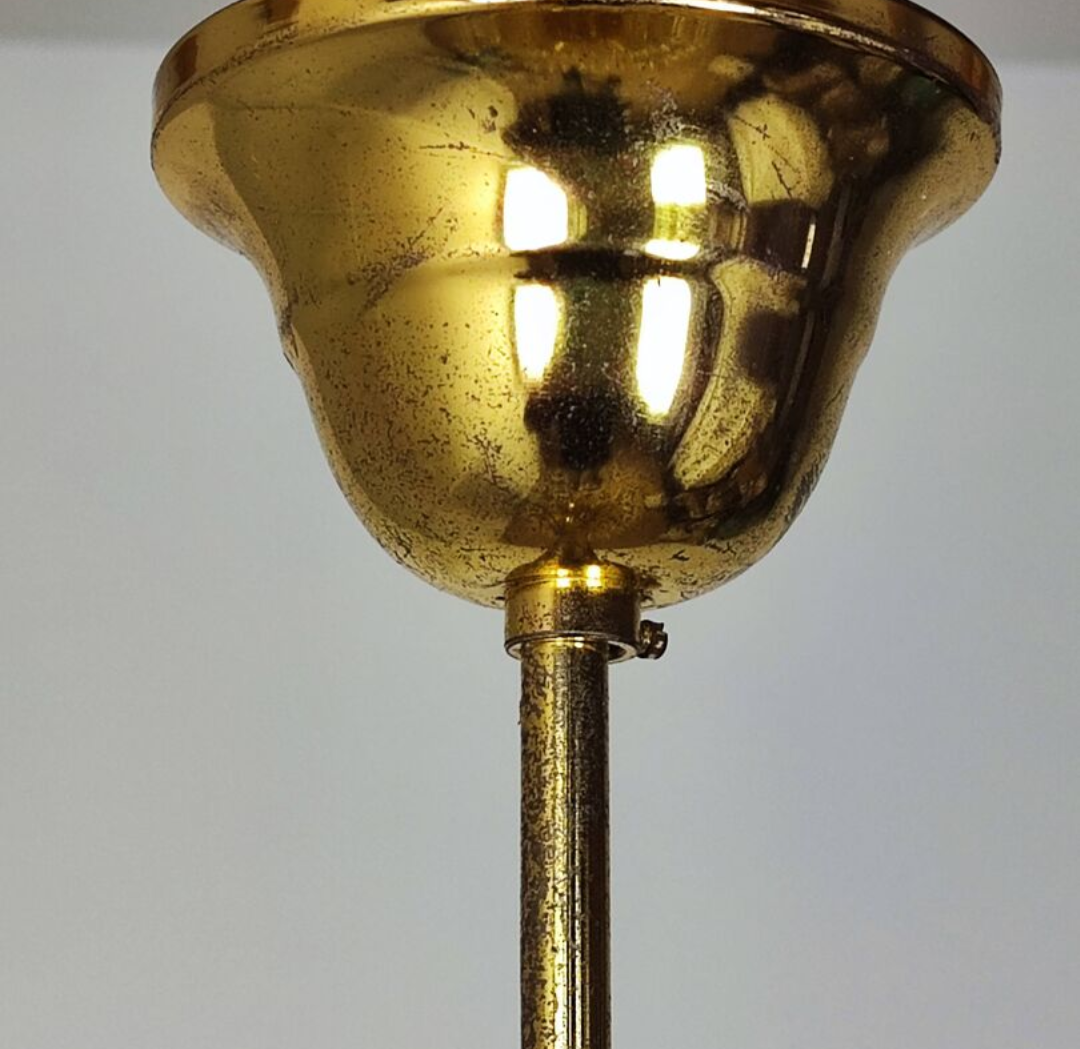 Chandelier with cascading pendants