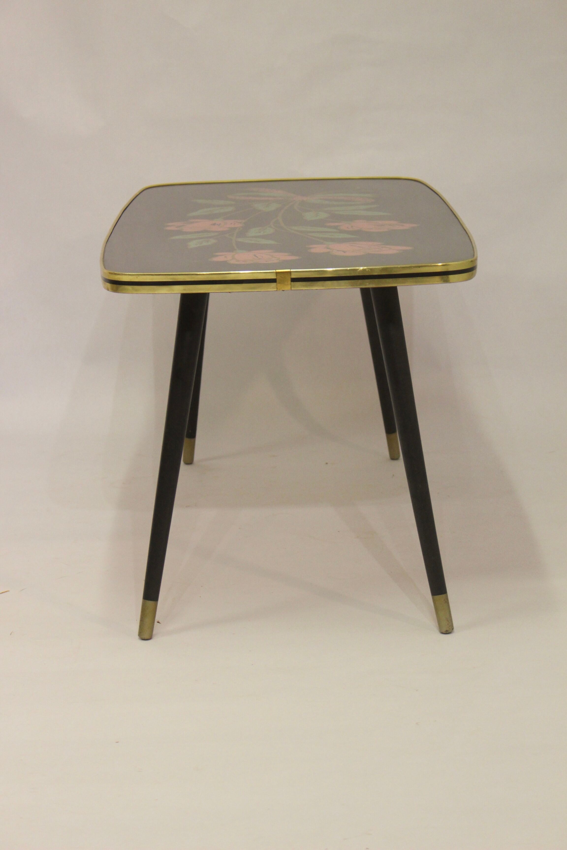 Vintage coffee table year 60 flower patterns