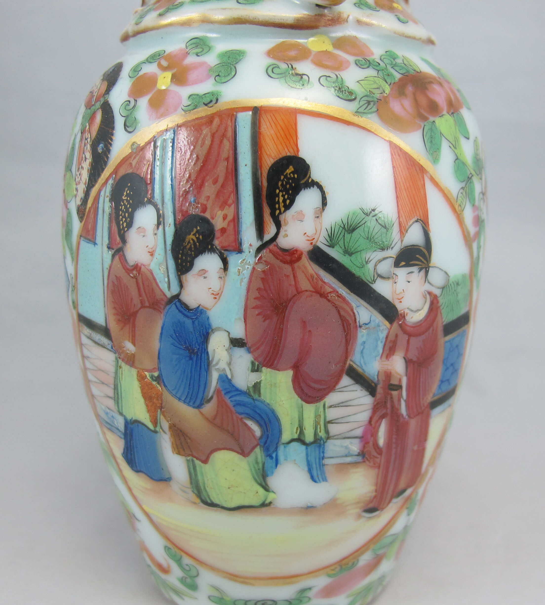 Ancient Chinese vase pink family China 19th century