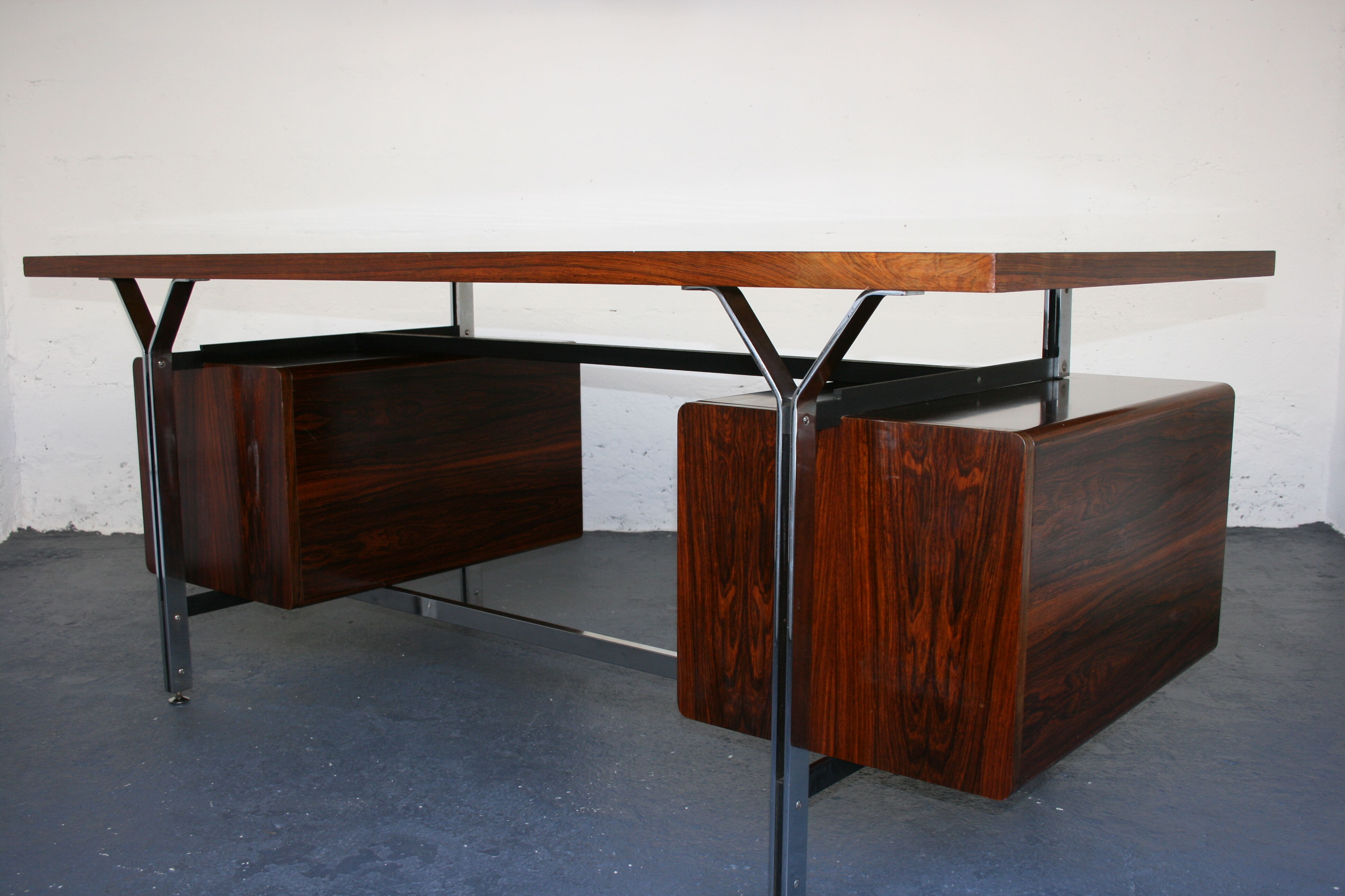 French rosewood office in Rio