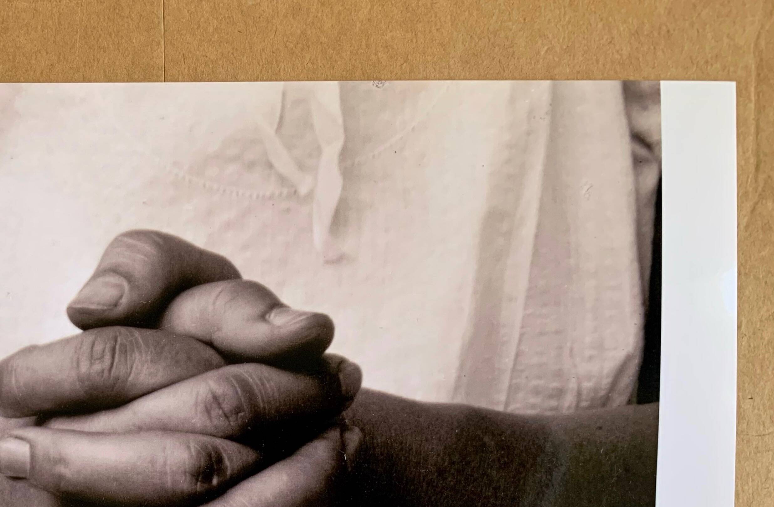 Alfred Stieglitz – Hands, 1933 L'élégance du geste en noir & blanc
