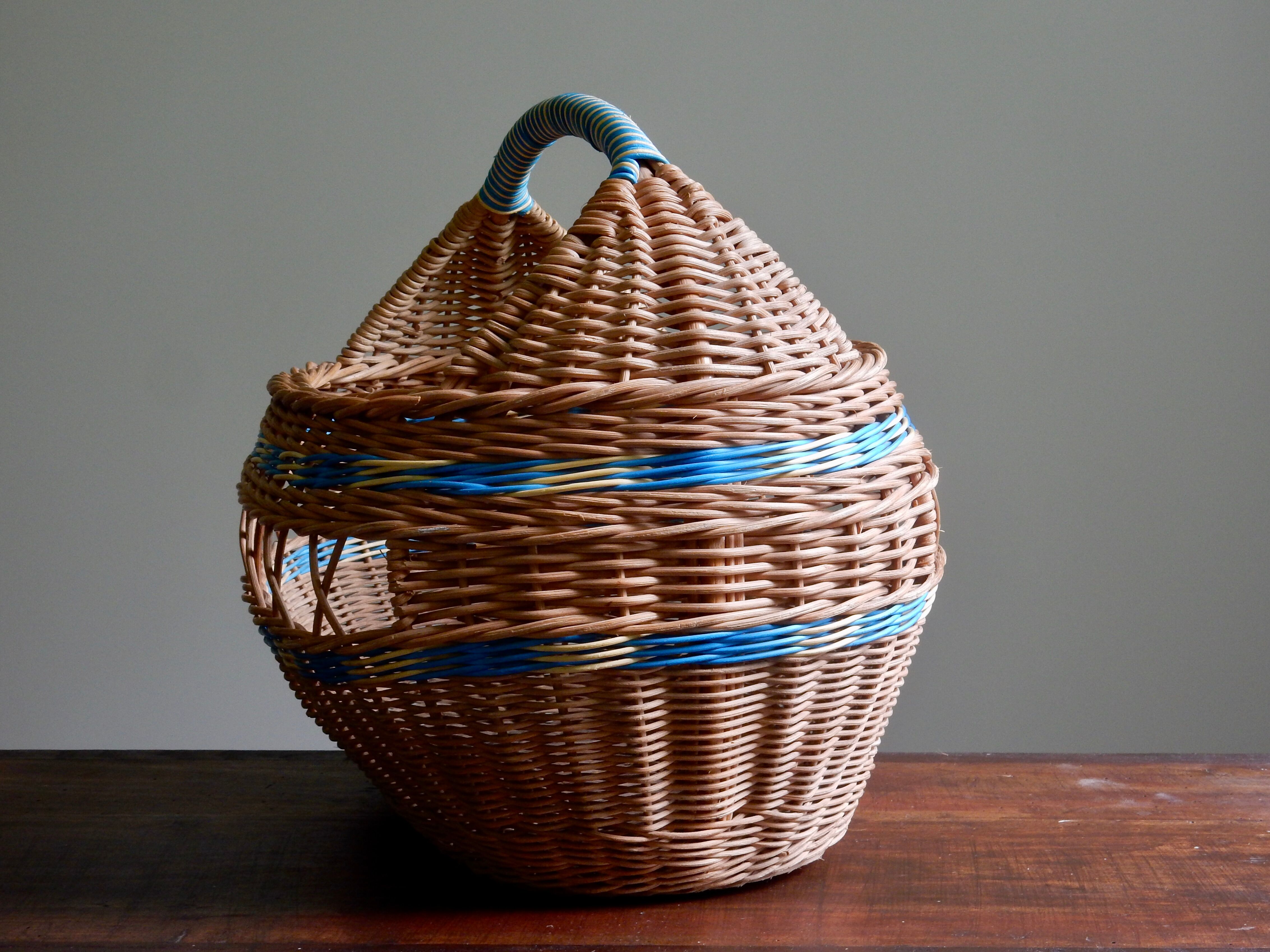 Woven wicker basket, craft vannerie