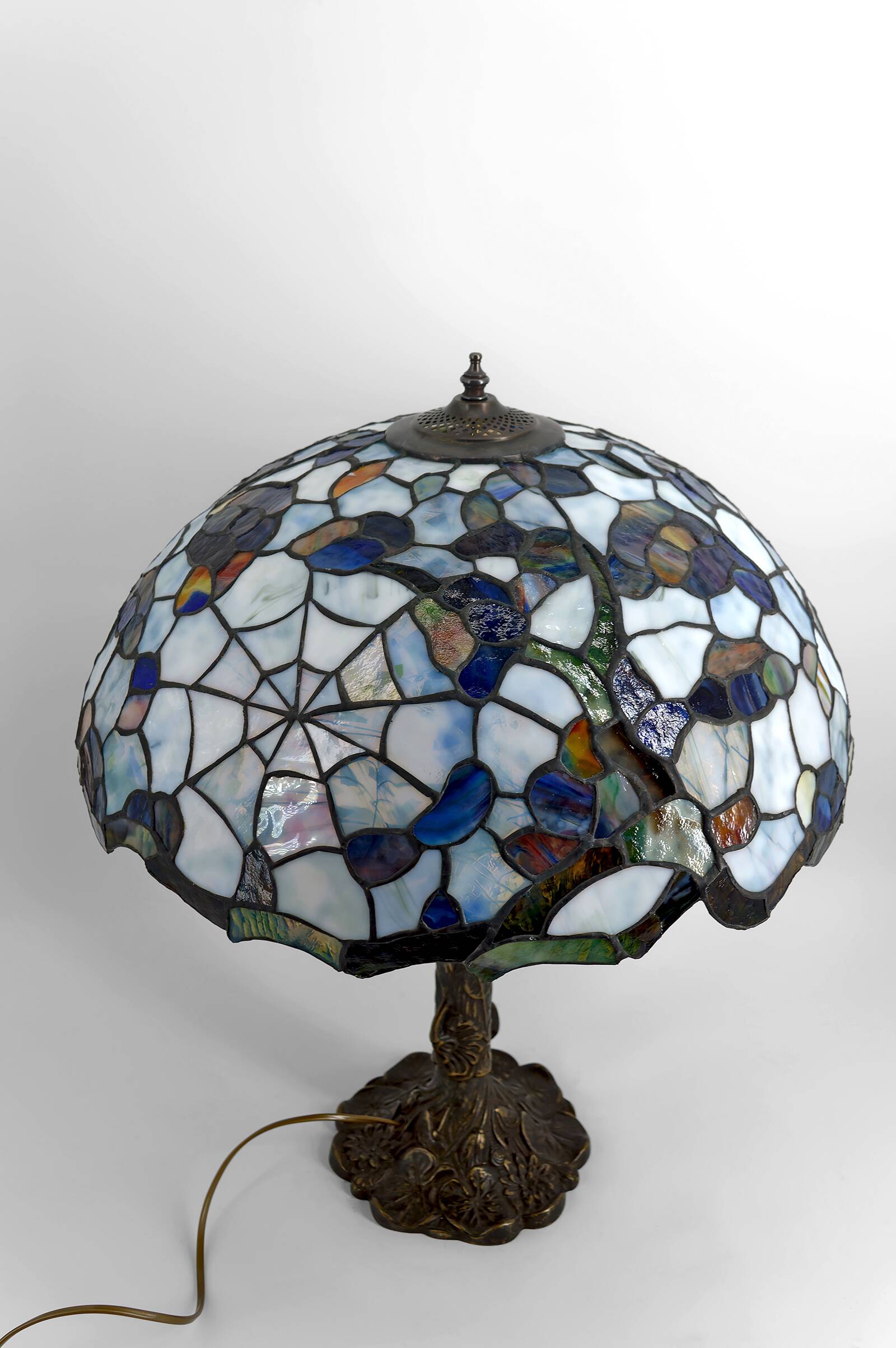 Important Art Nouveau table lamp – Tiffany style, circa 1980