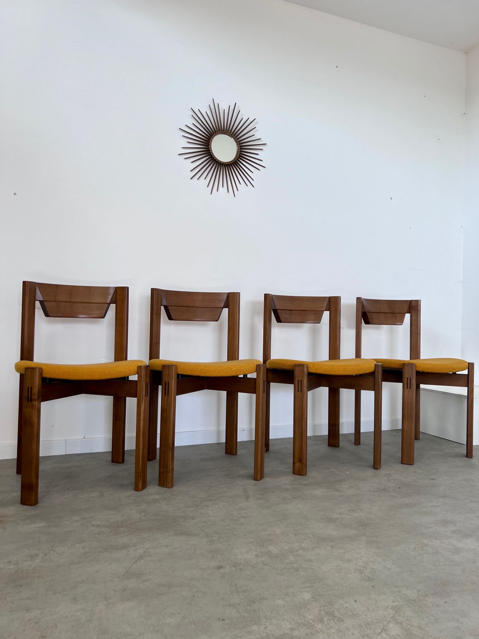 Set of 4 Scandinavian style chairs Girsberger 70s vintage solid wood