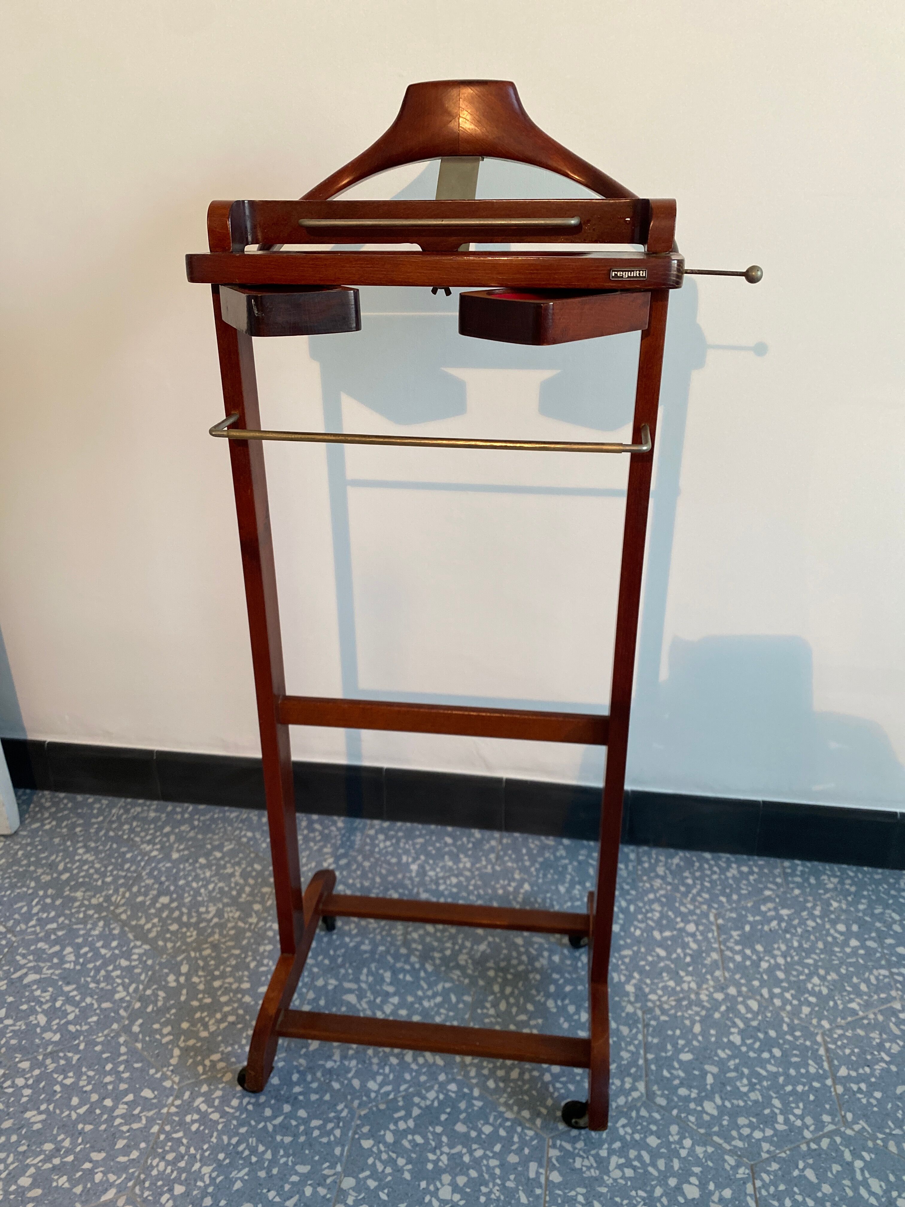 Night valet Reguitti