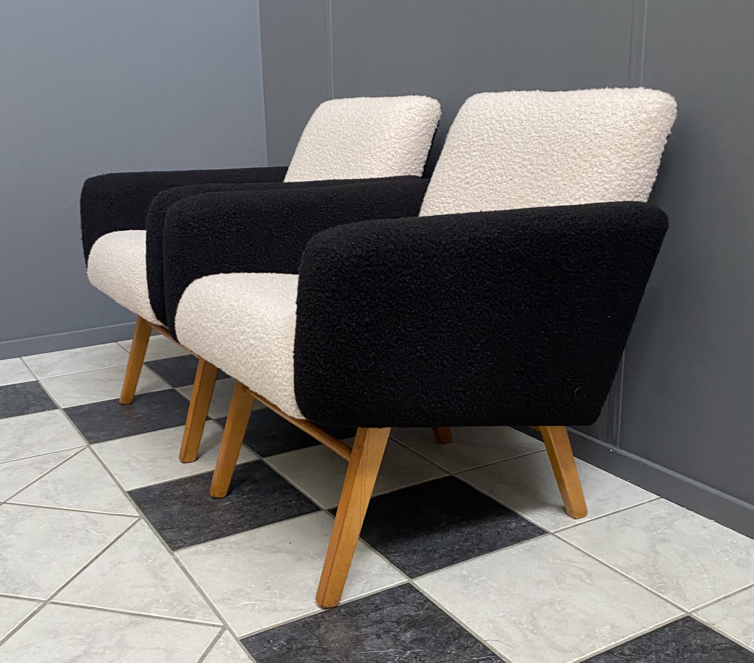 set of 2 black and White boucle lounge chairs 1960s