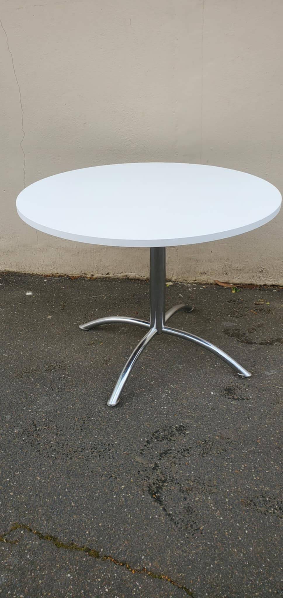 Round table in white melamine and chrome metal, 1970s-1980s