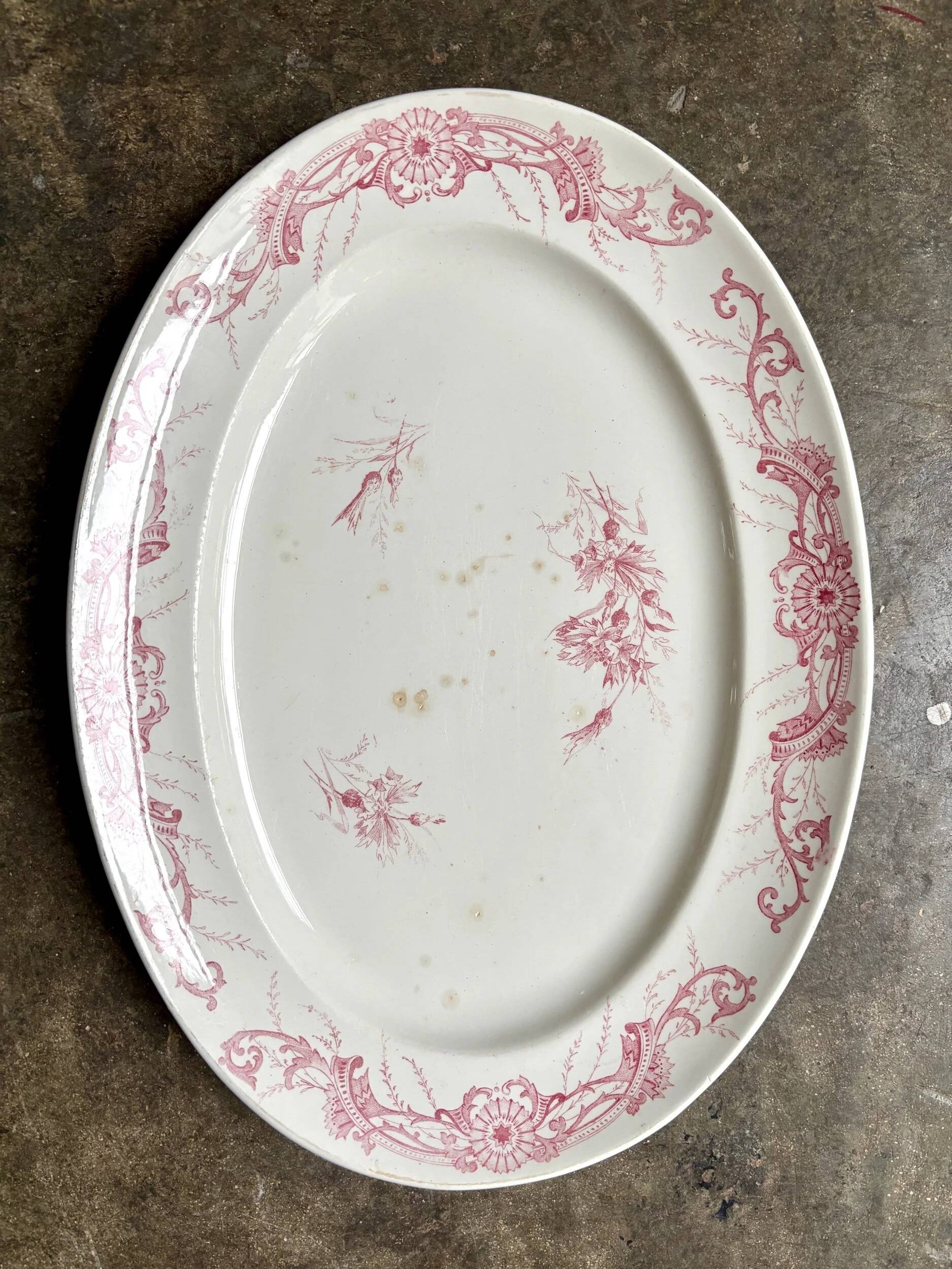 Creil & Montereau oval dish in pink ironstone, "Centaurée" service