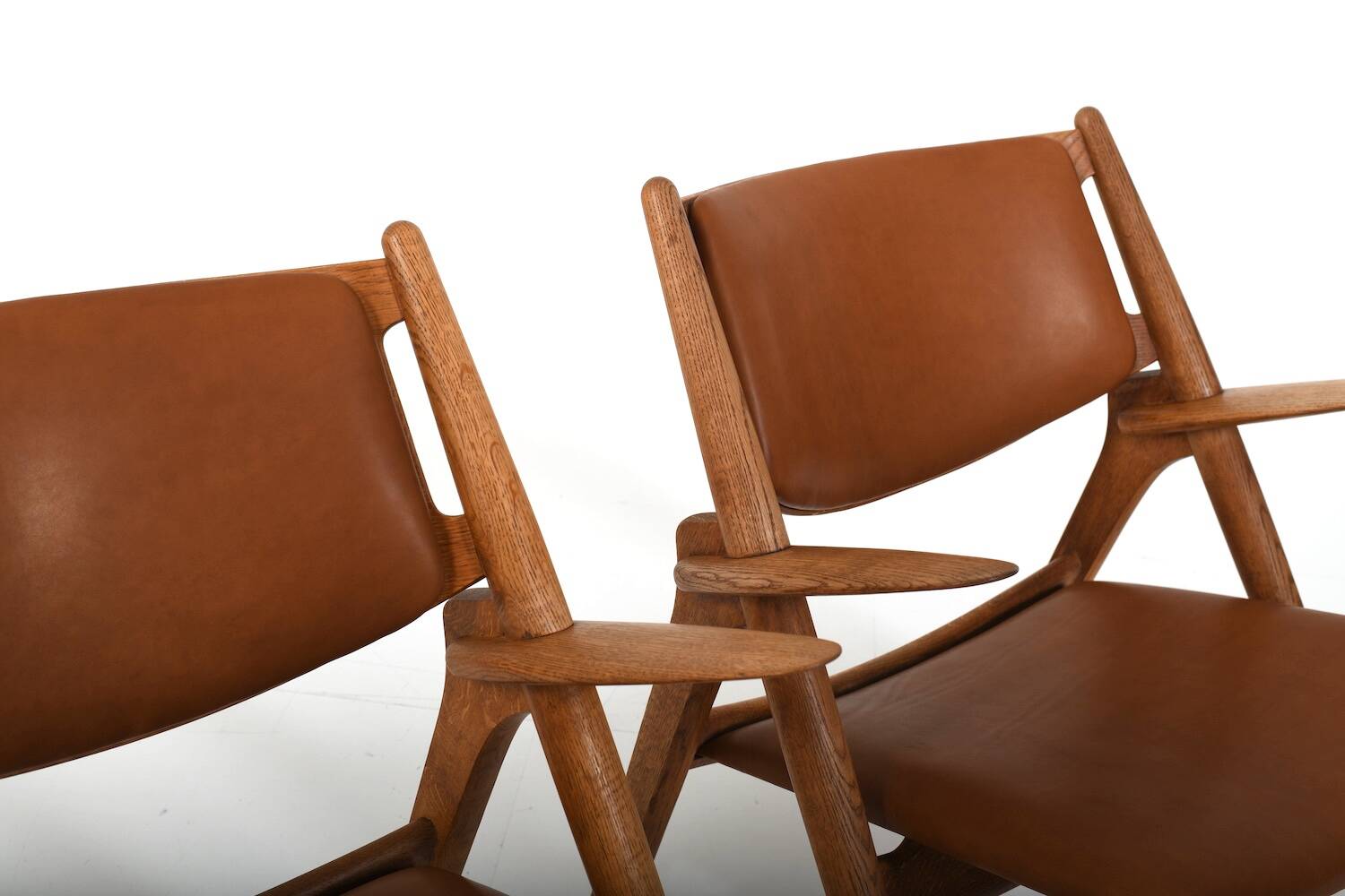 Fauteuils en chêne CH-28 de Hans J. Wegner