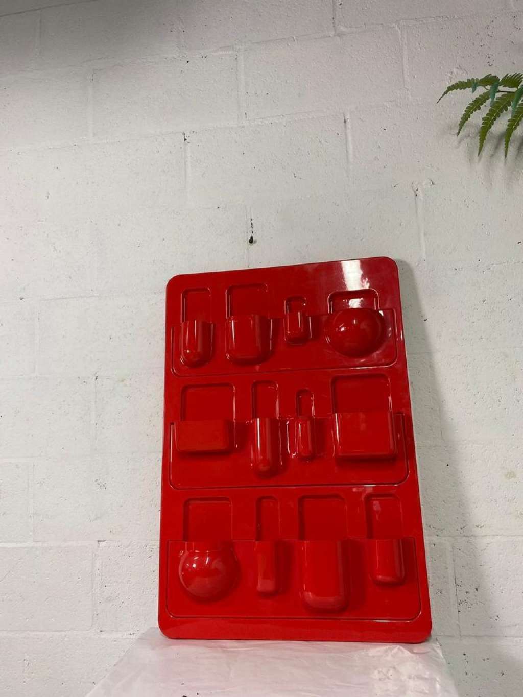 Vintage space age organizer