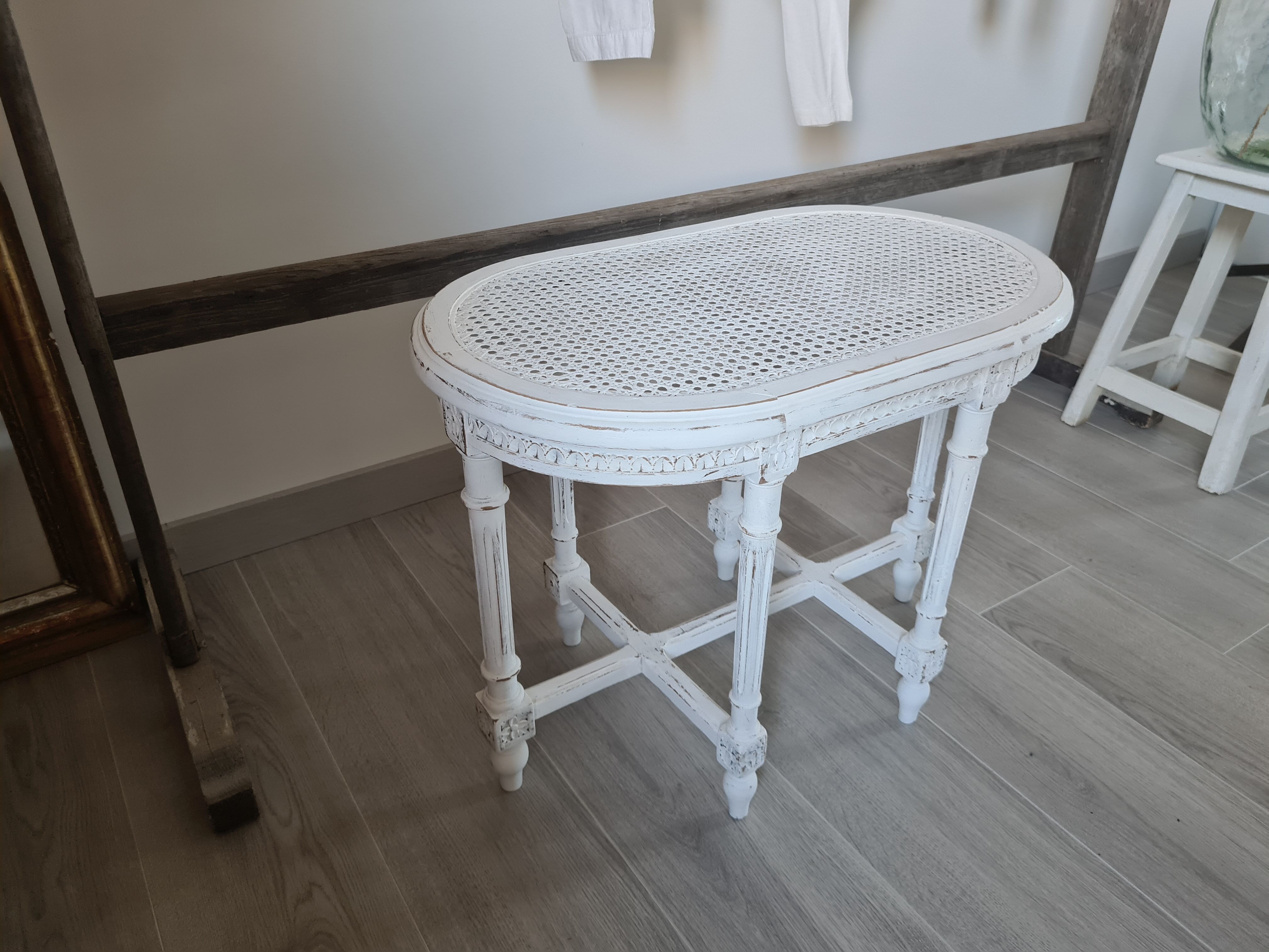 Small piano bench canné shabby chic style