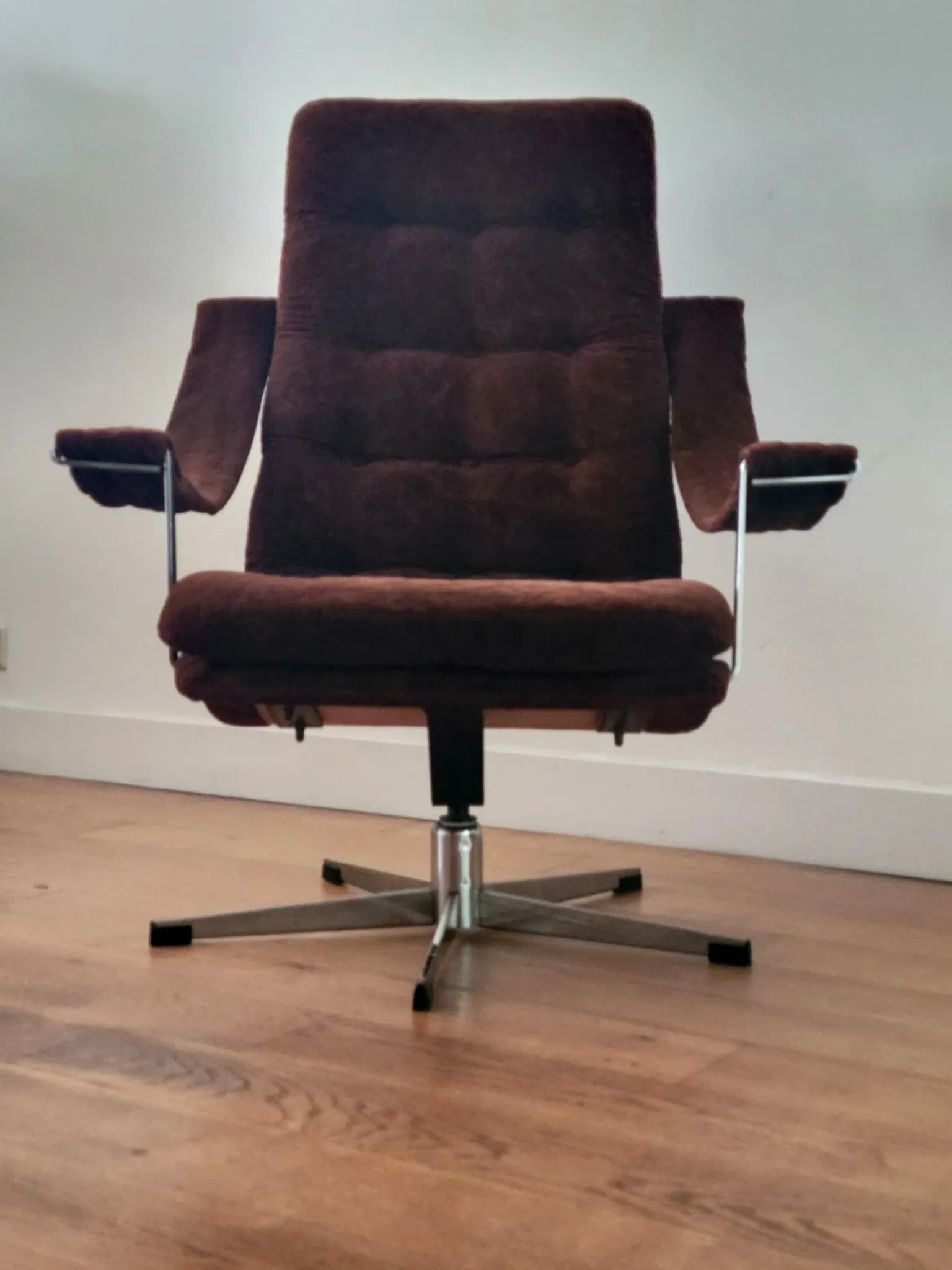 Geoffrey Harcourt swivel lounge chair with ottoman for Artifort