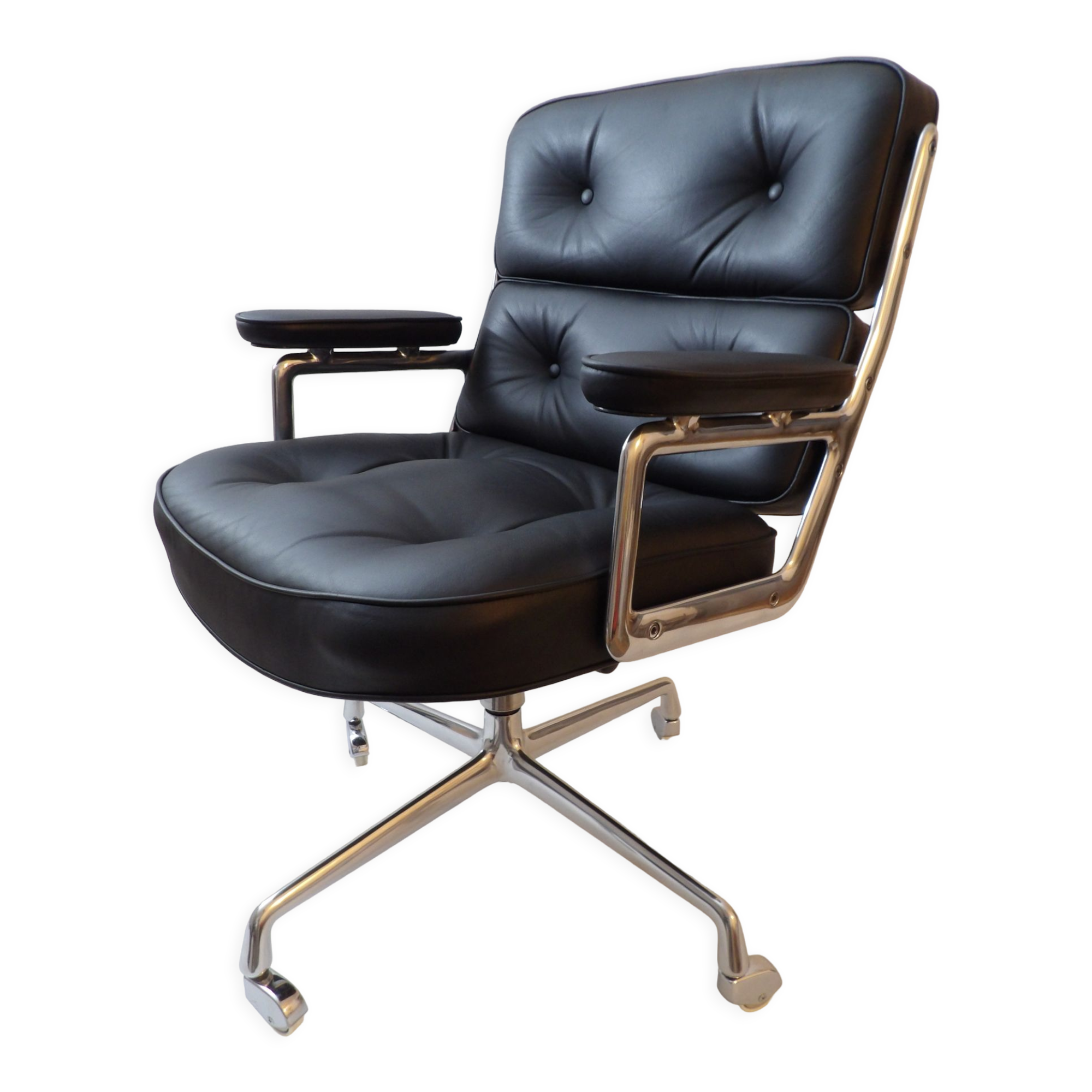 Charles Eames "Time Life" office chair edited by Herman Miller