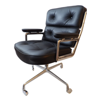 Charles Eames "Time Life" office chair edited by Herman Miller