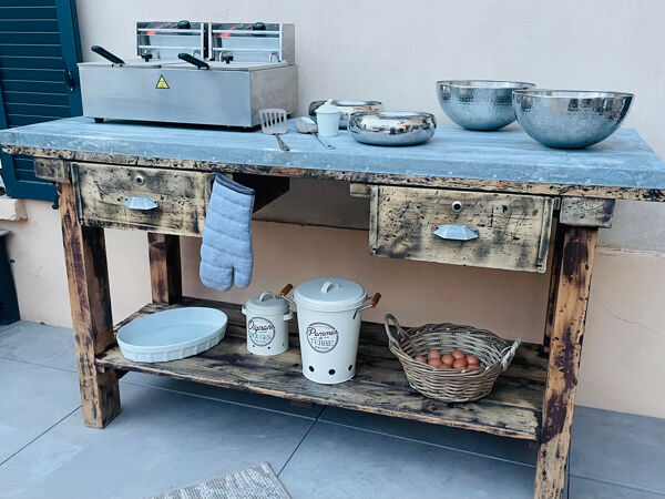 Etabli, comptoir, desserte en bois et zinc