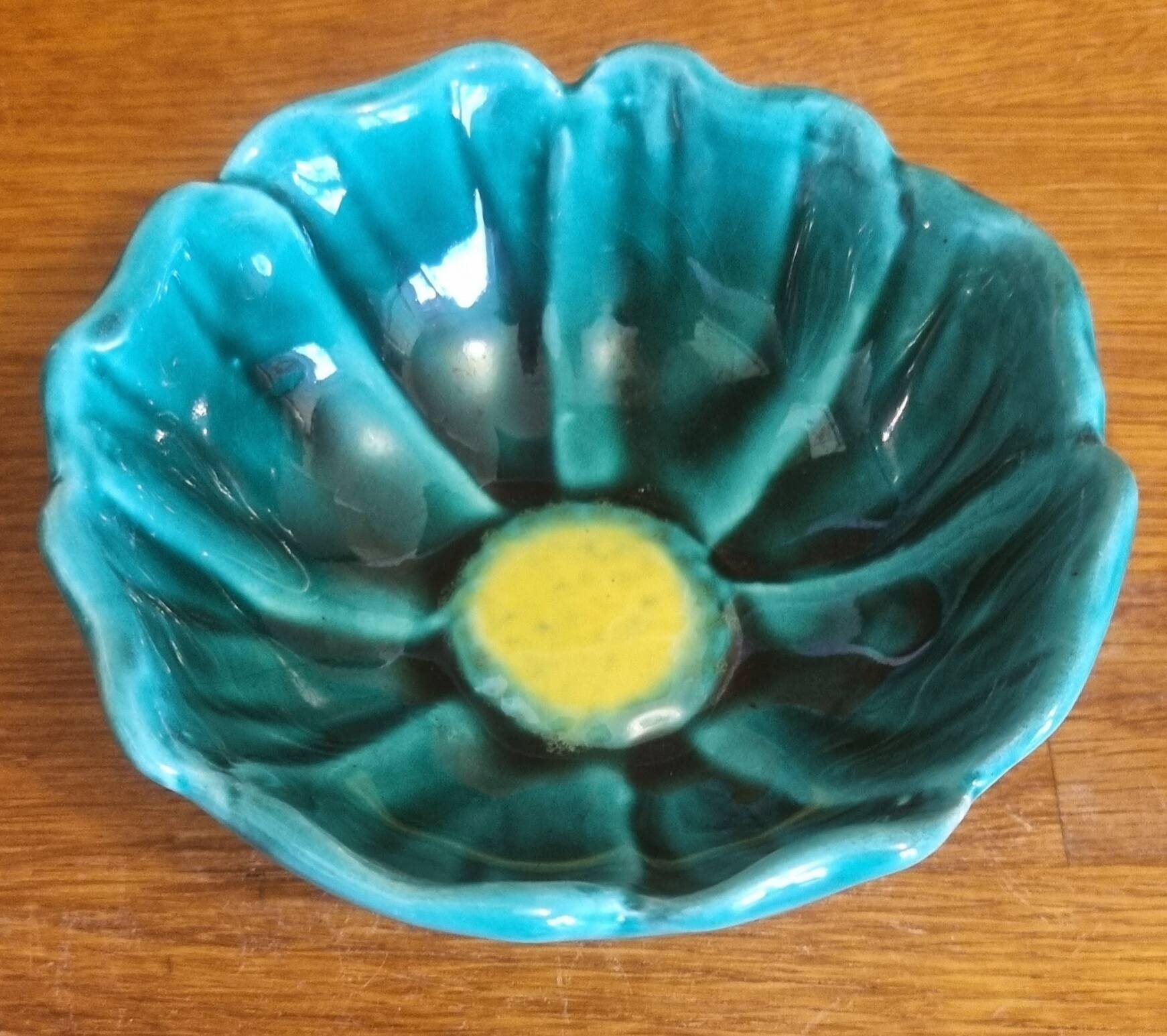 Vintage Slush Cup Green Flower Yellow Heart