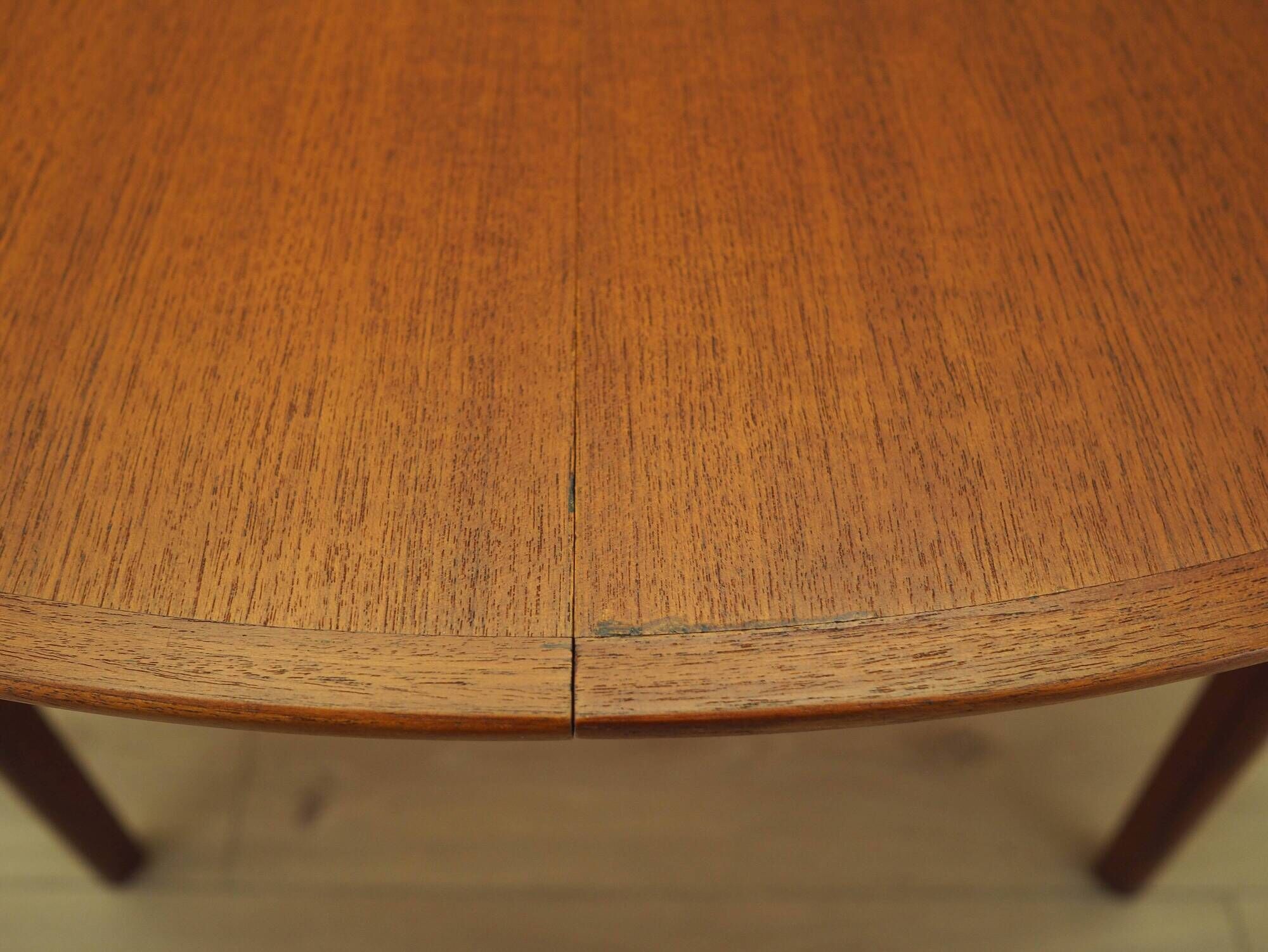Round teak table, Danish design, 1960s, Gudme Møbelfabrik, Ole Hald