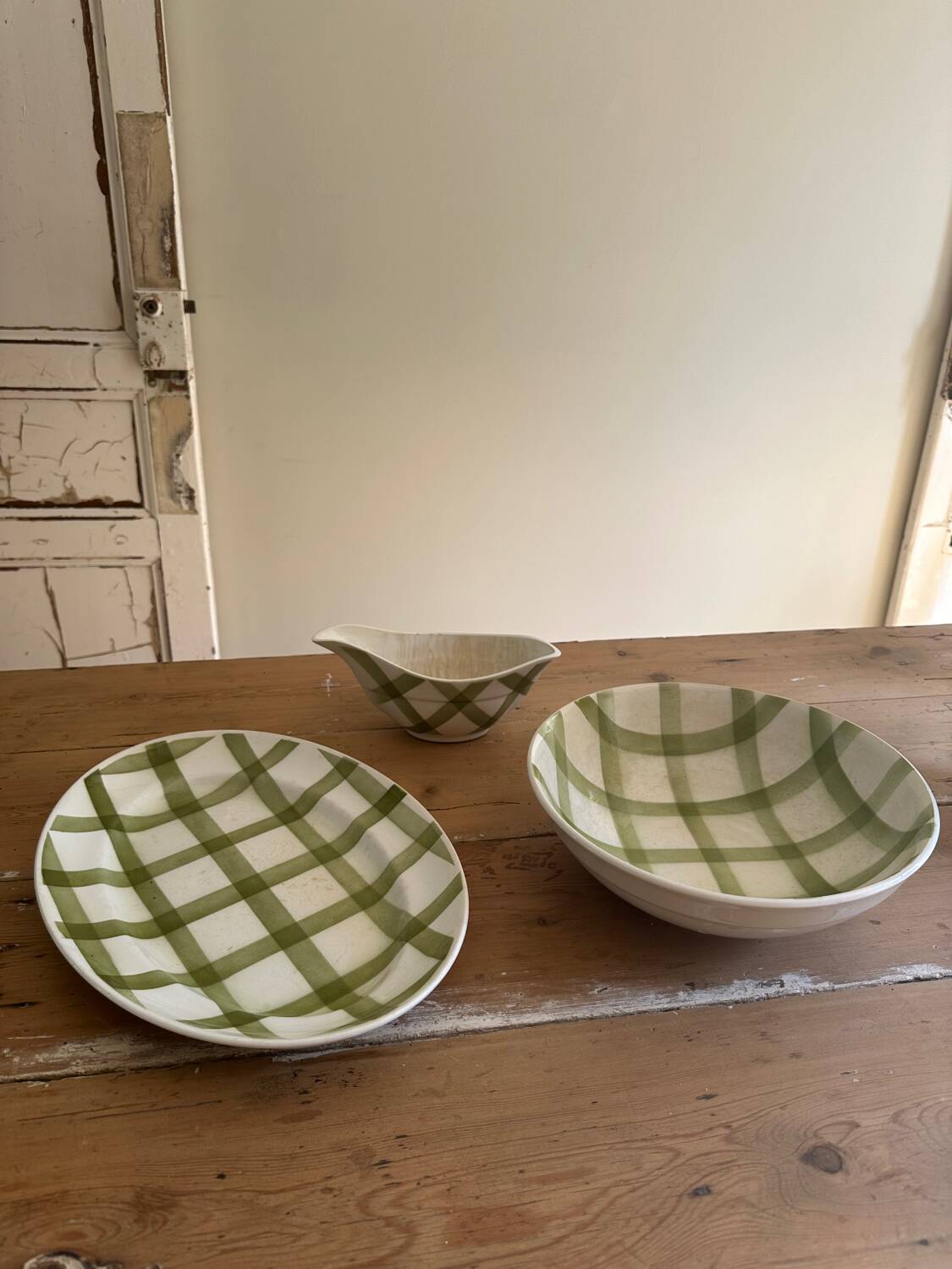 Set of dishes Moulin des loups