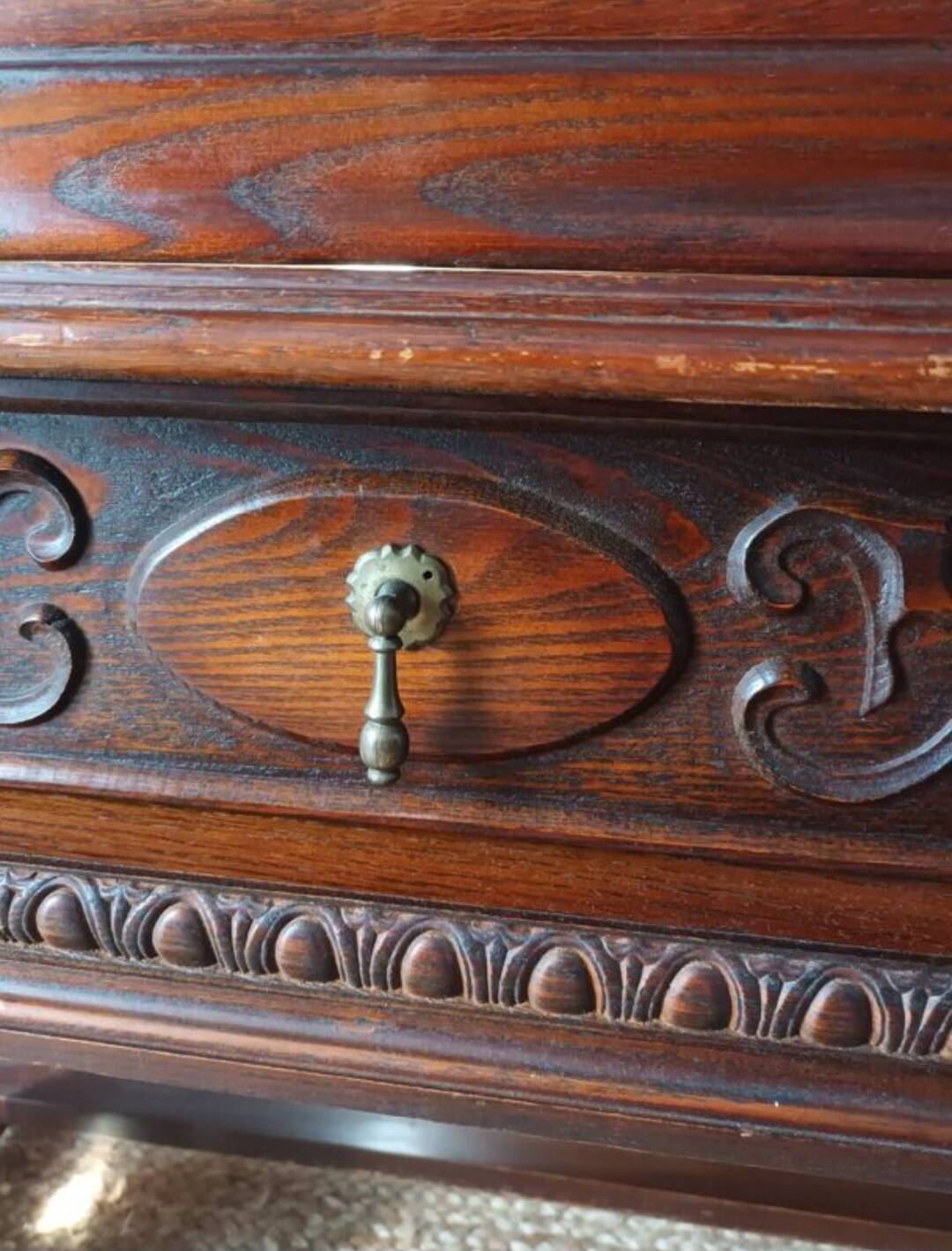 Oak display cabinet from the 20th century.