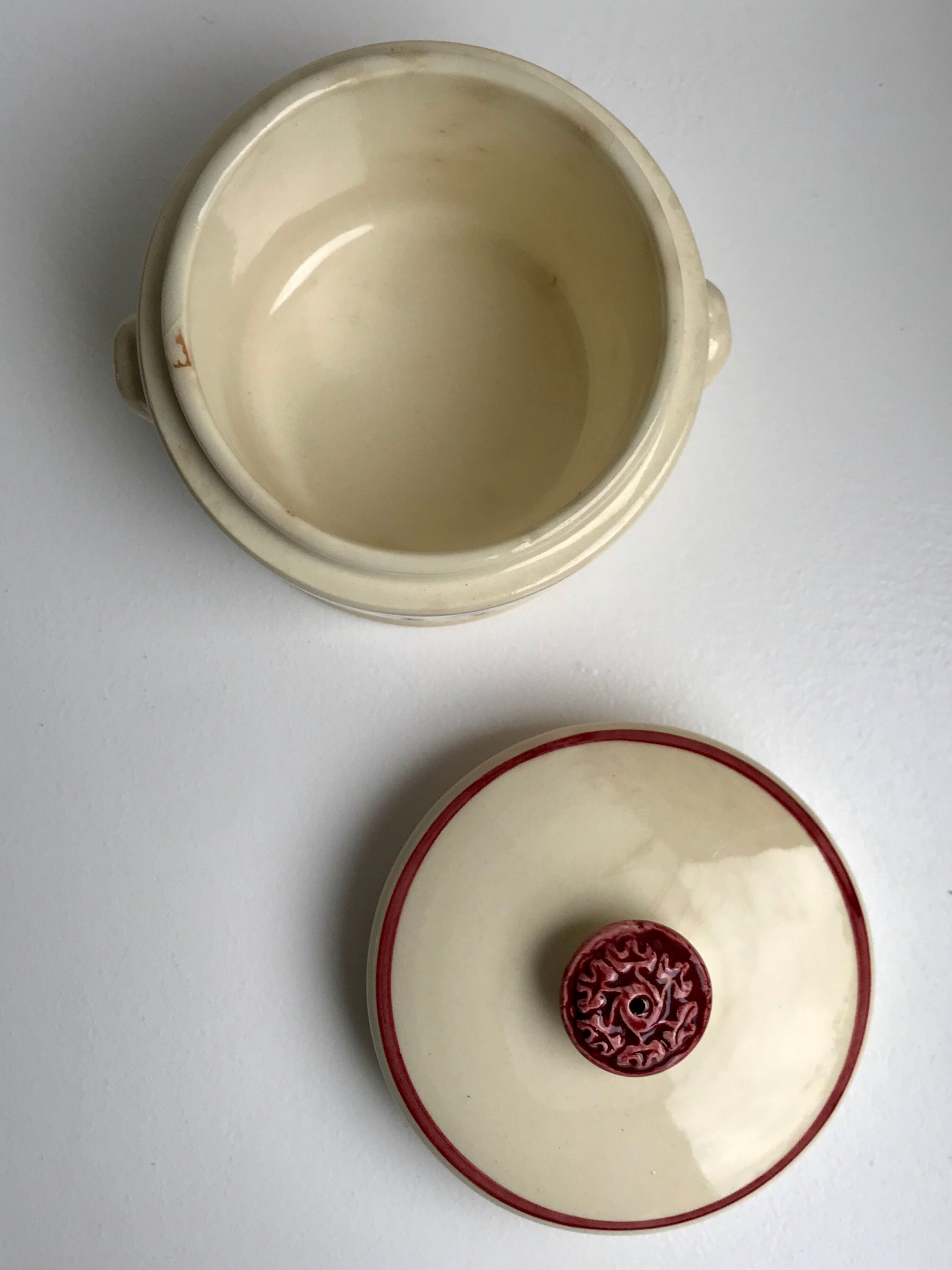 Digoin Sarreguemines model "Marguerite" hand-painted box 50s