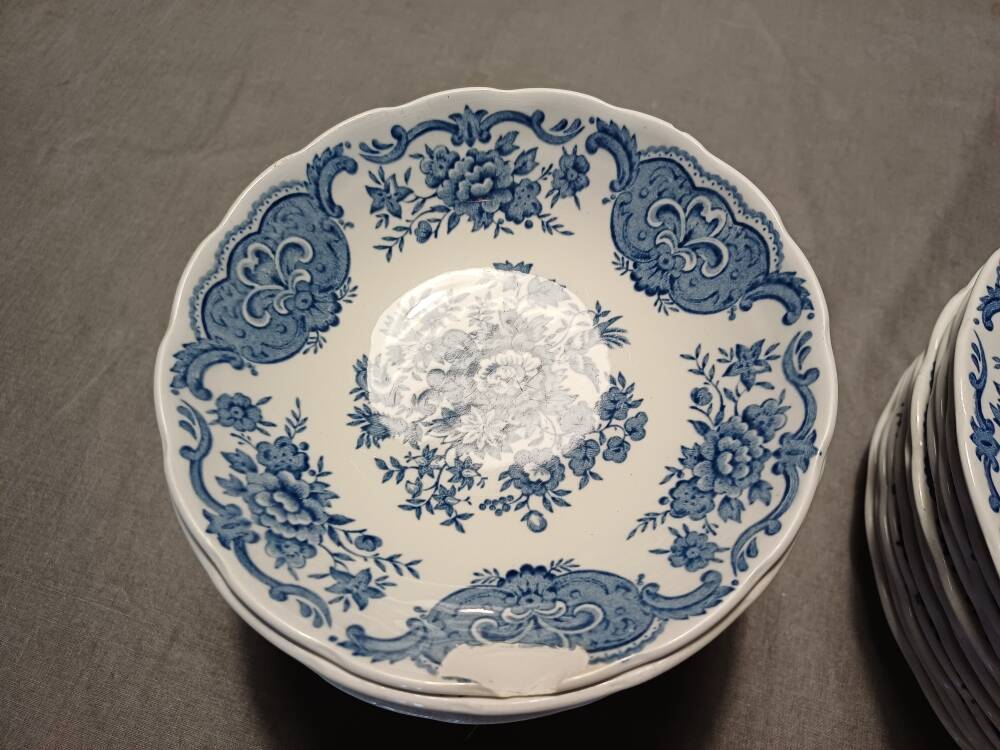 Windsor English service and pottery