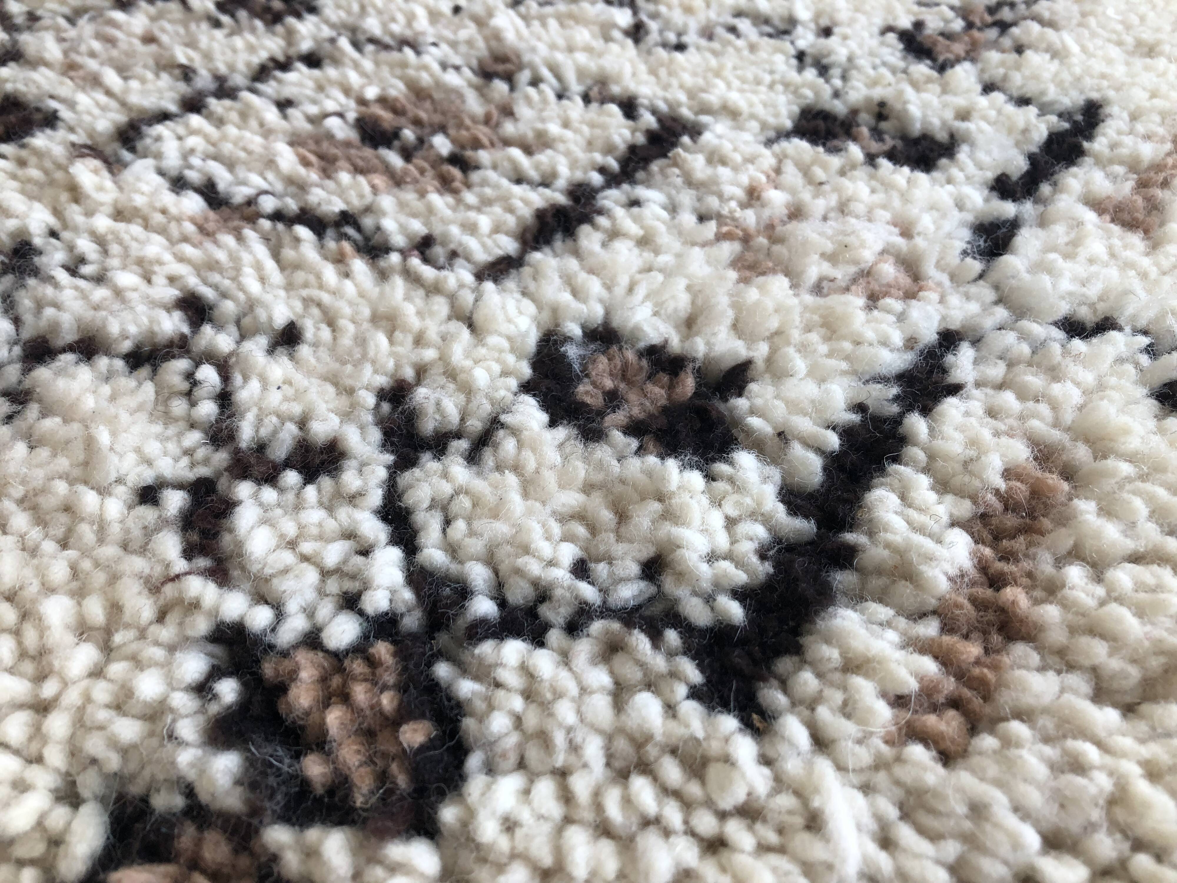 Berber carpet 190 x 120 cm