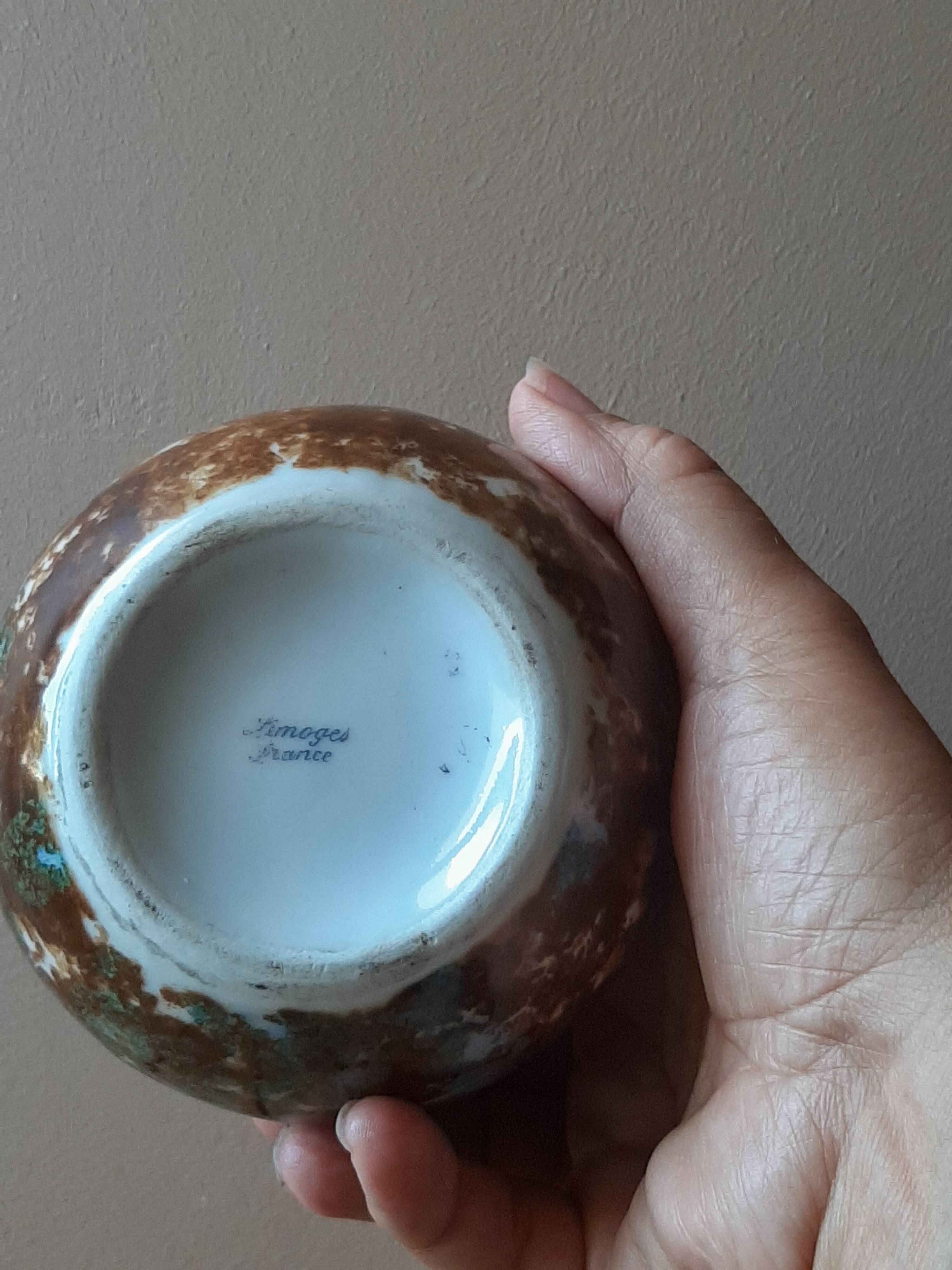 Single-flower vase in glazed Limoges porcelain