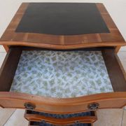 Louis XVI style chest of drawers in wood and cherry veneer.