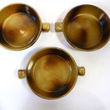 Vintage service plates and serving trays, 39 pieces, silk-screened.