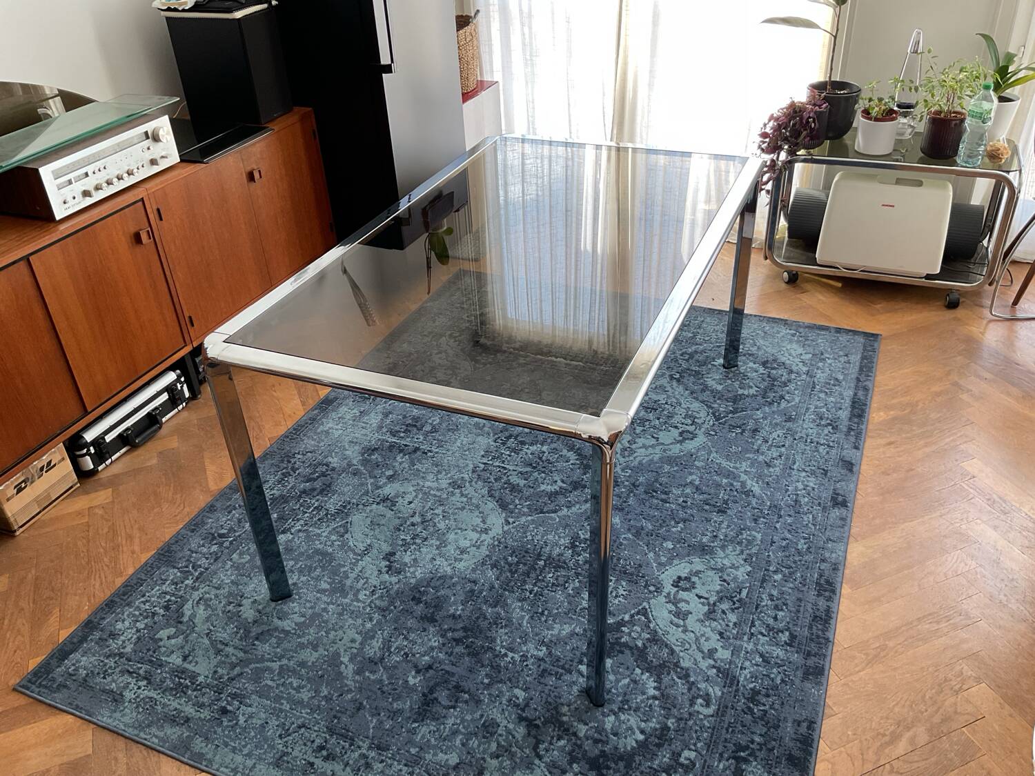 Table à manger chromée design et production par Fratelli Orsenigo