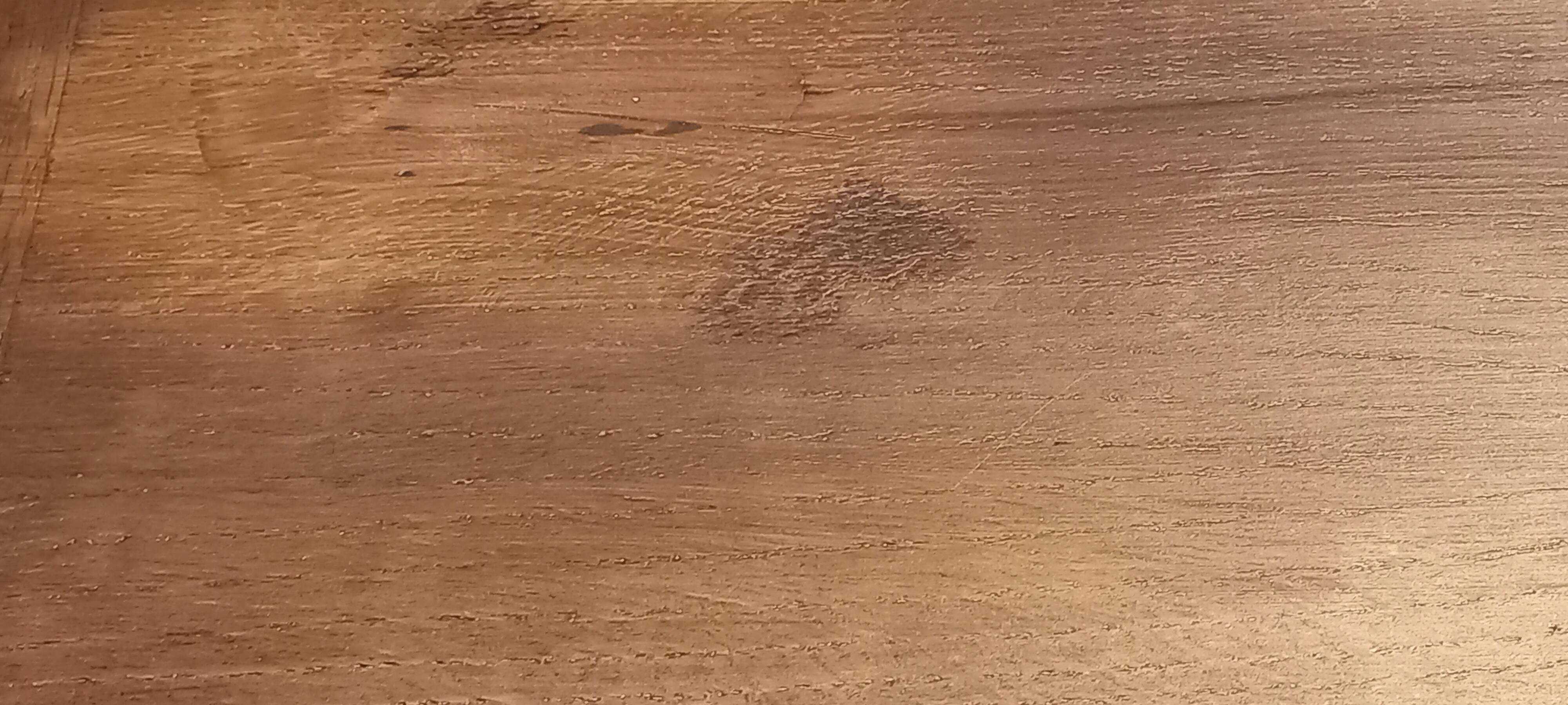 White and wood bookshelf