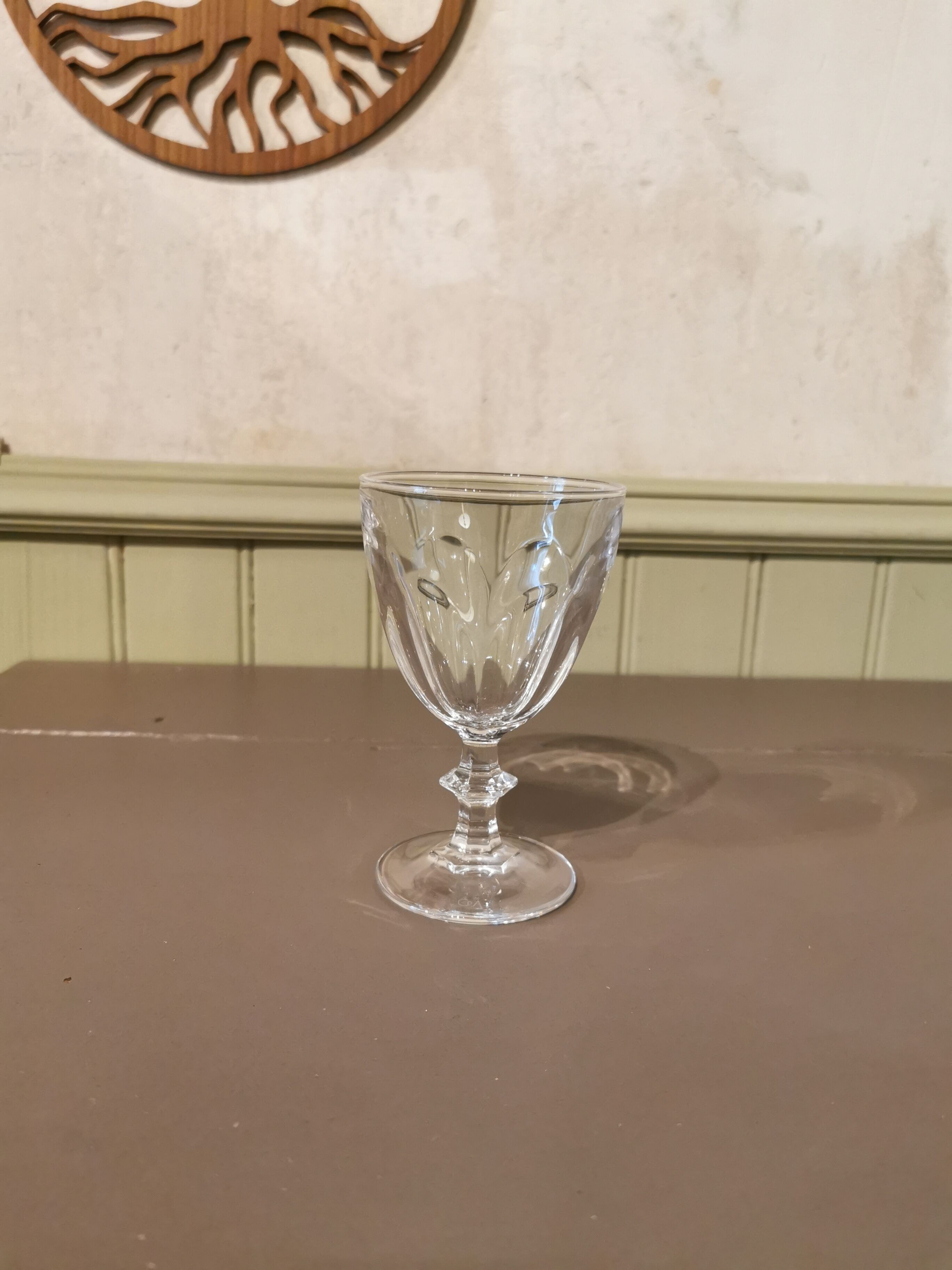 Suite de 8 verres à vin en cristal