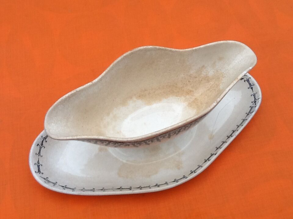 Saucière Faïence Saint-Amand Model Primax N° 4017