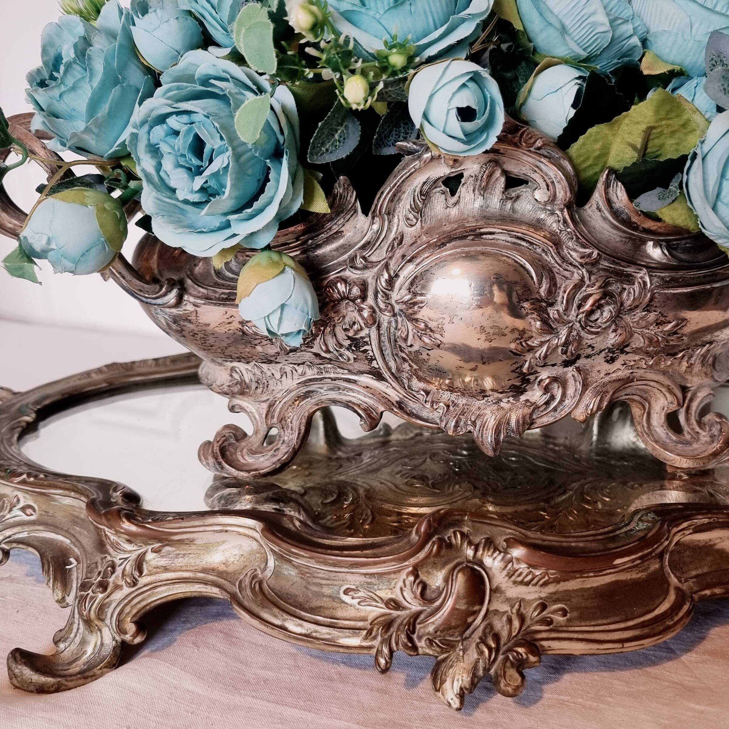 French Art Nouveau planter and "above all" in silver-plated metal and mirror dating from 1900 or earlier