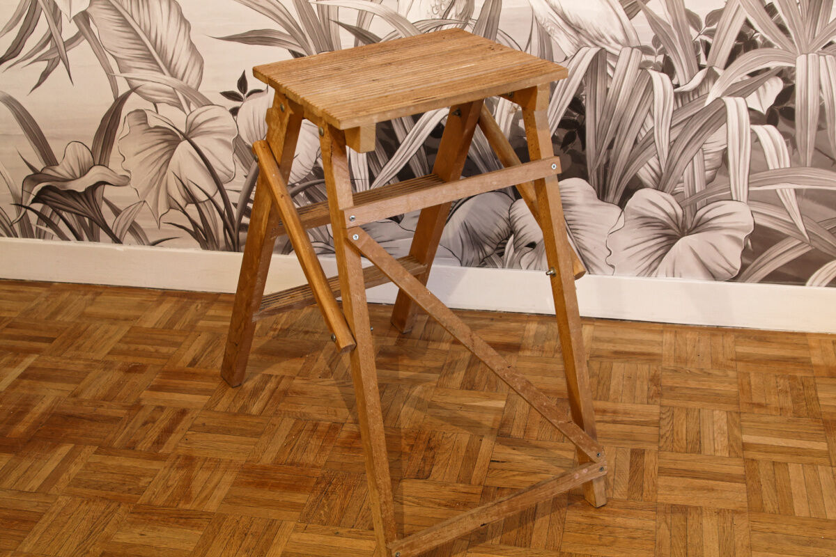 Folding wooden stepladder