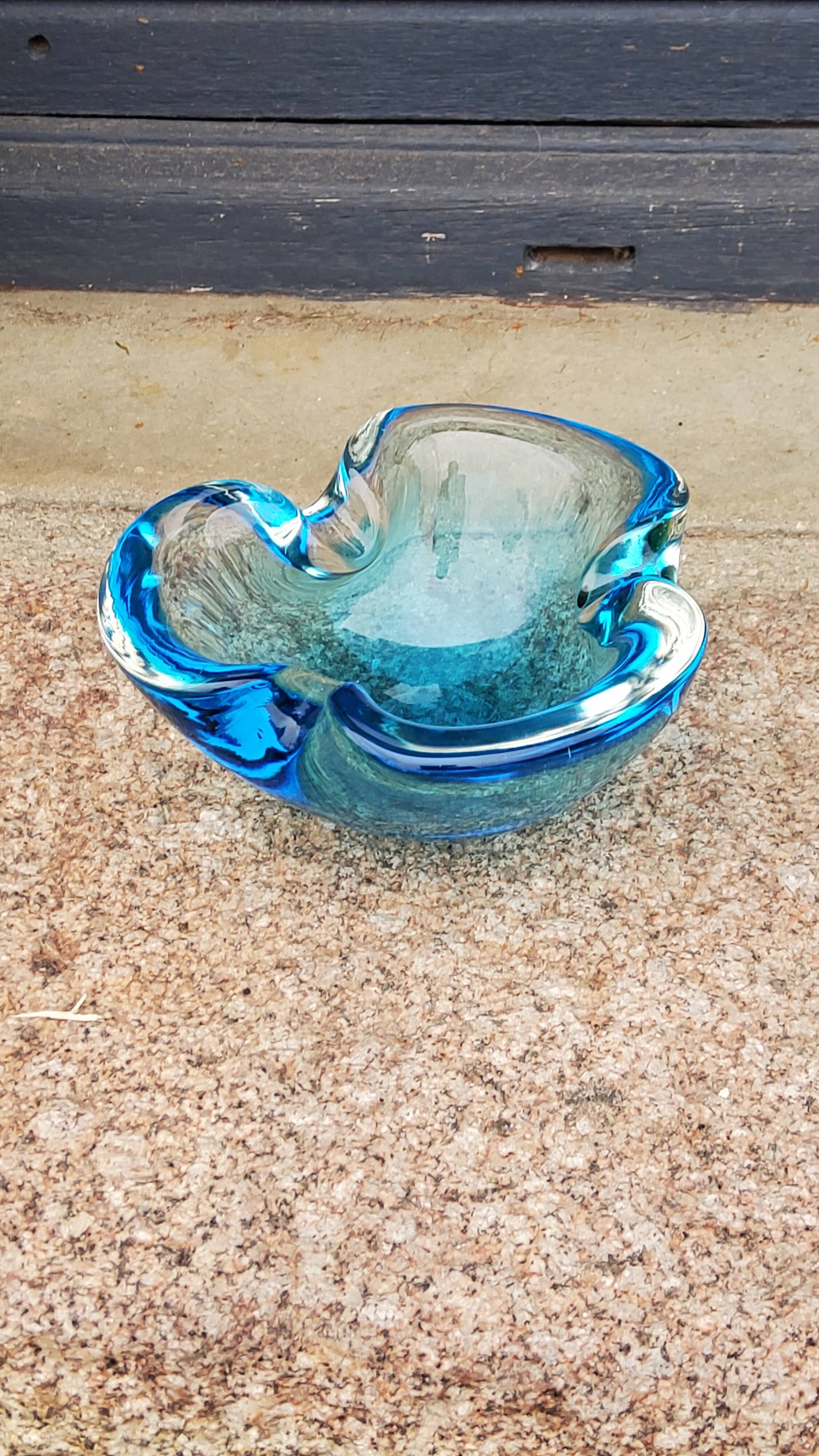 Cendrier en verre de murano de couleur bleue des années 50