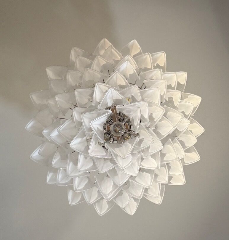 Venetian lustre in colourless and white Murano glass, circa 1990.