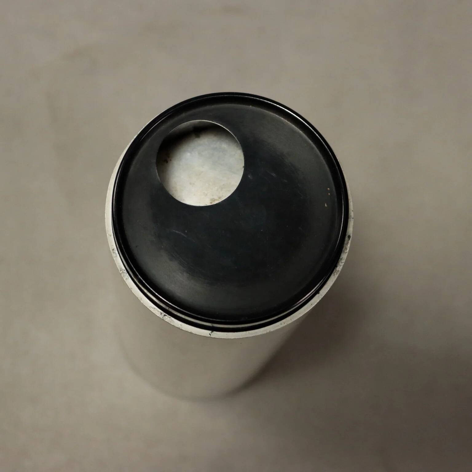 Column ashtray model '4612' by Joe Colombo