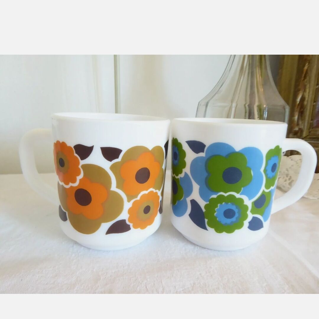 4 vintage Mugs Arcopal lotus