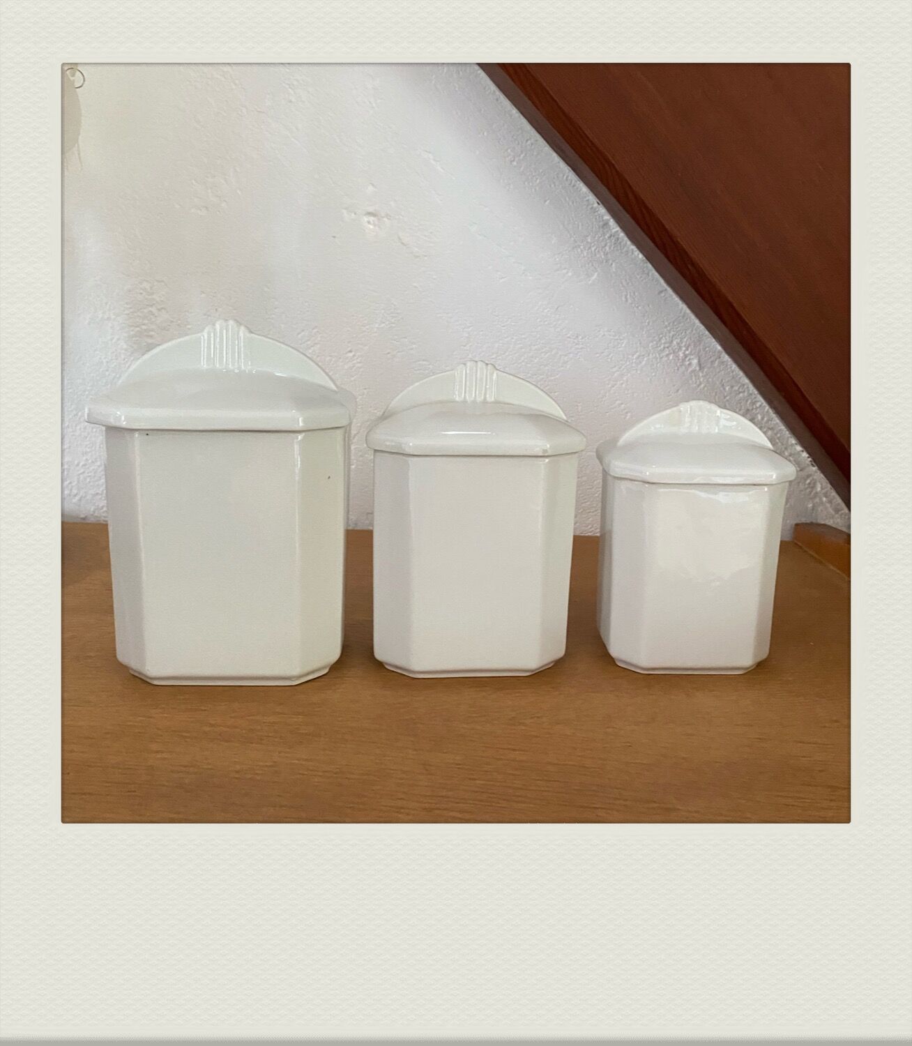 Pots à épices avec motifs floraux