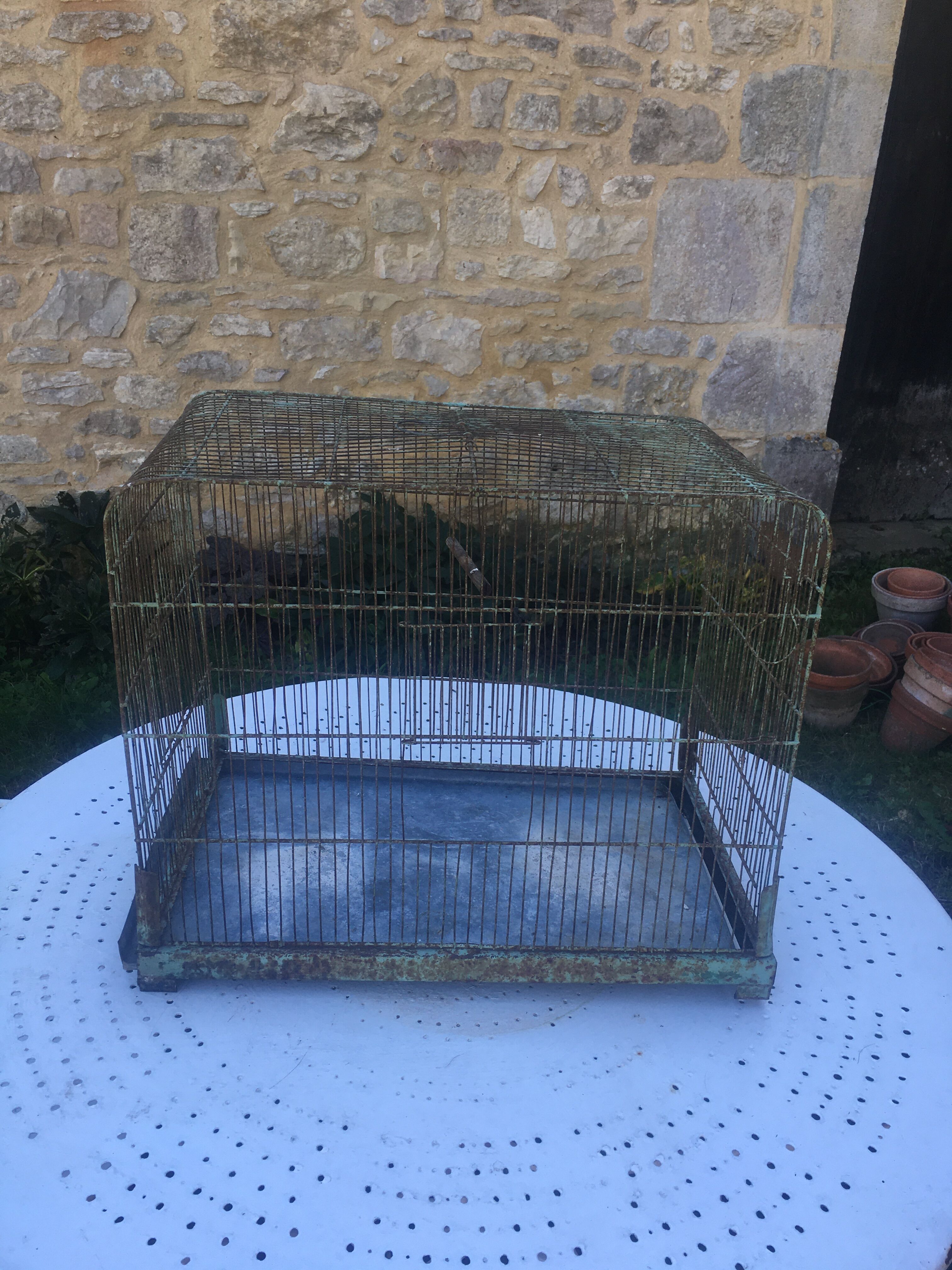Metal bird cage