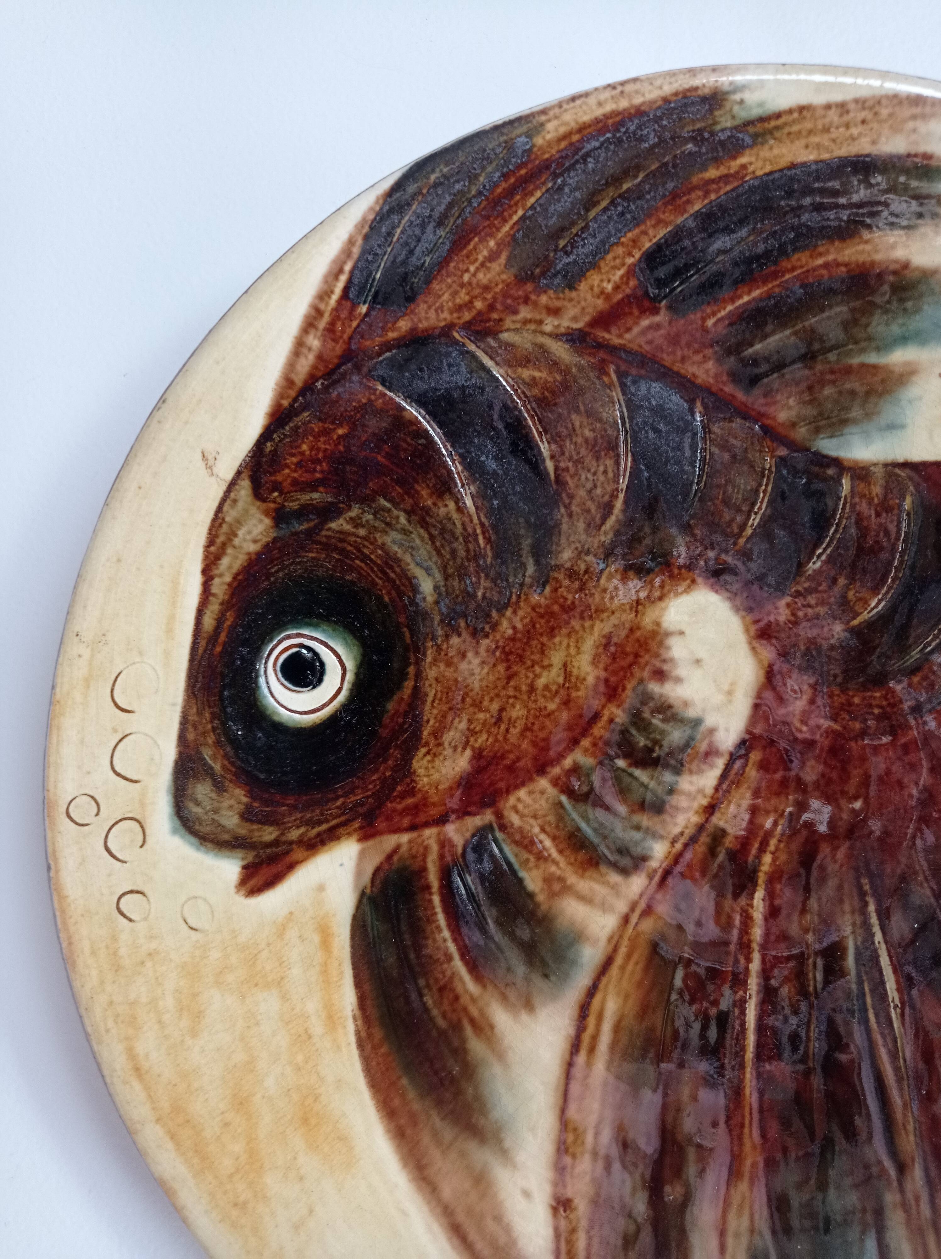 Dish decorated with fish Puigdemont 1960