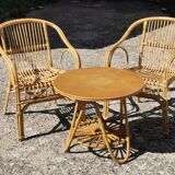 Ensemble fauteuils en rotin et table basse
