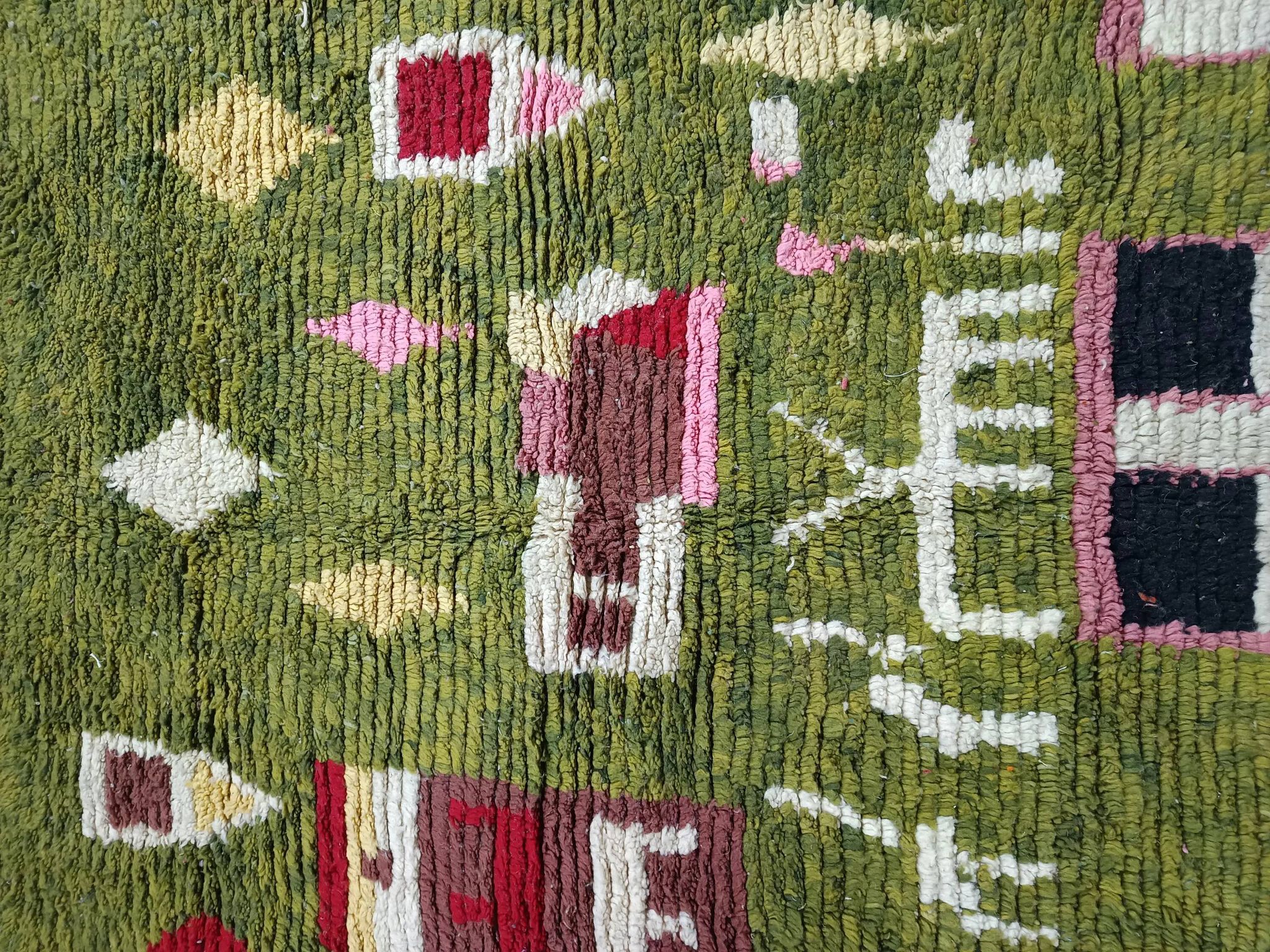 Tapis en laine artisanal marocain, grande taille 250x150 cm, fait main