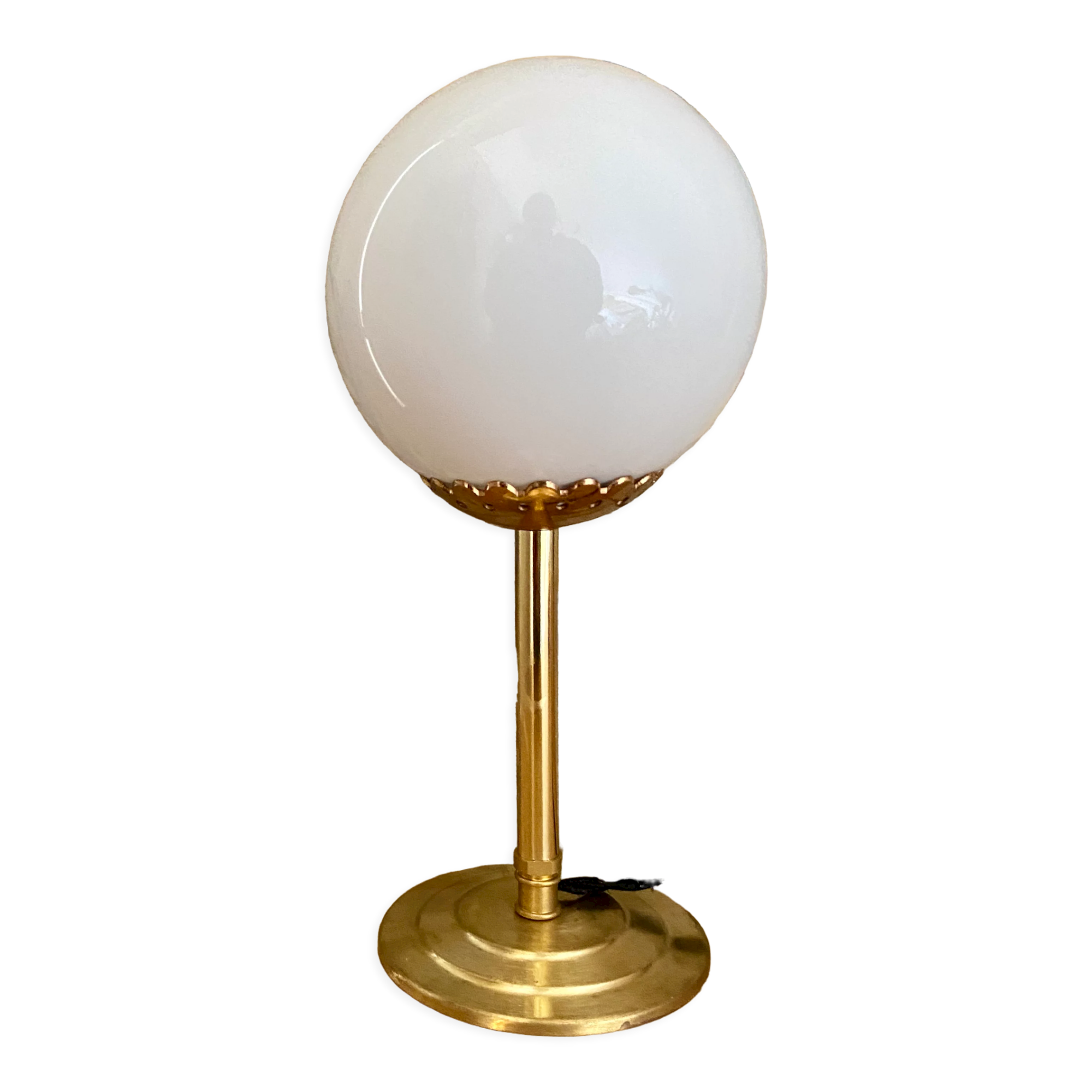 Vintage table lamp in white opaline