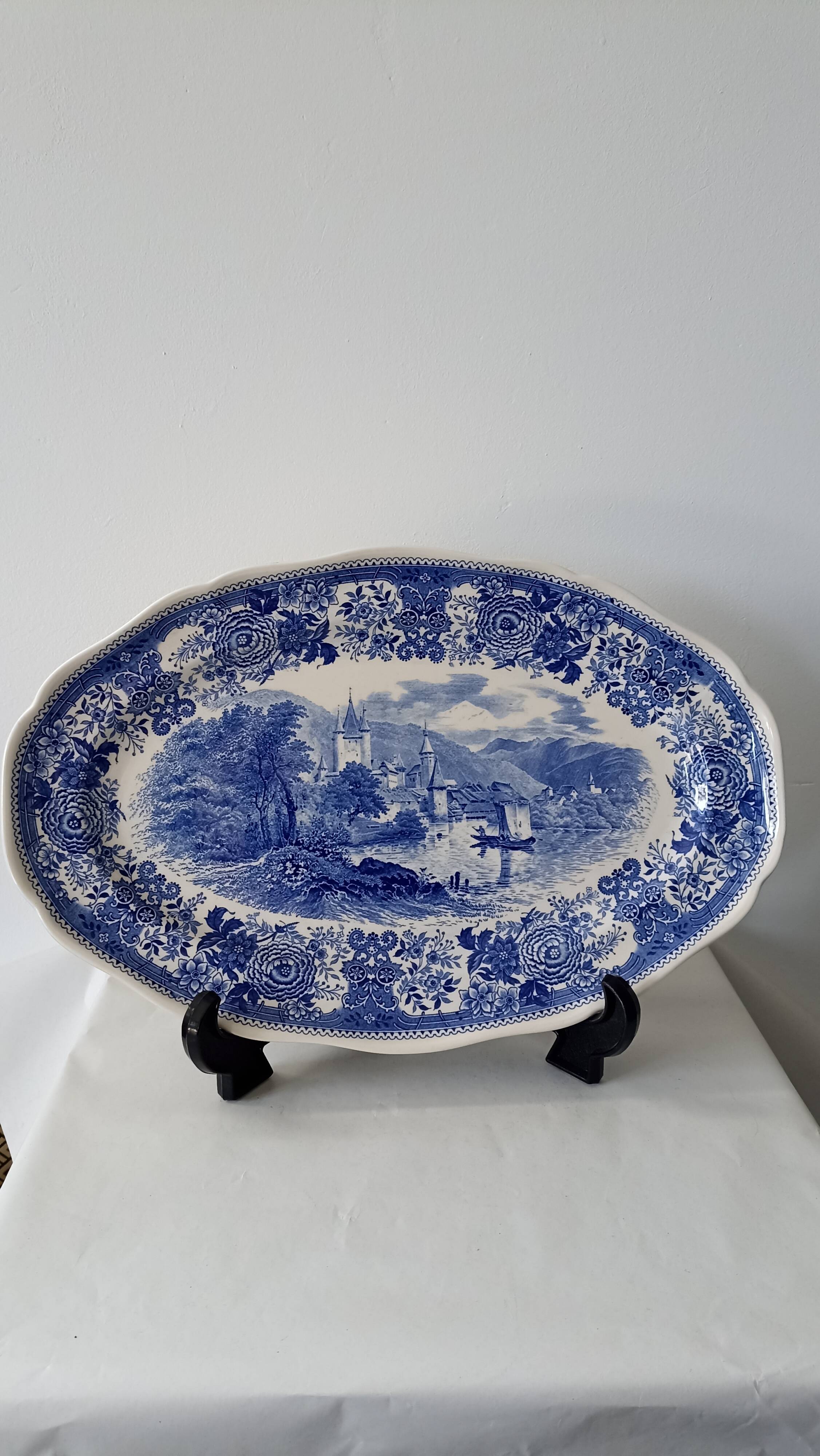 Villeroy and Boch oval dish