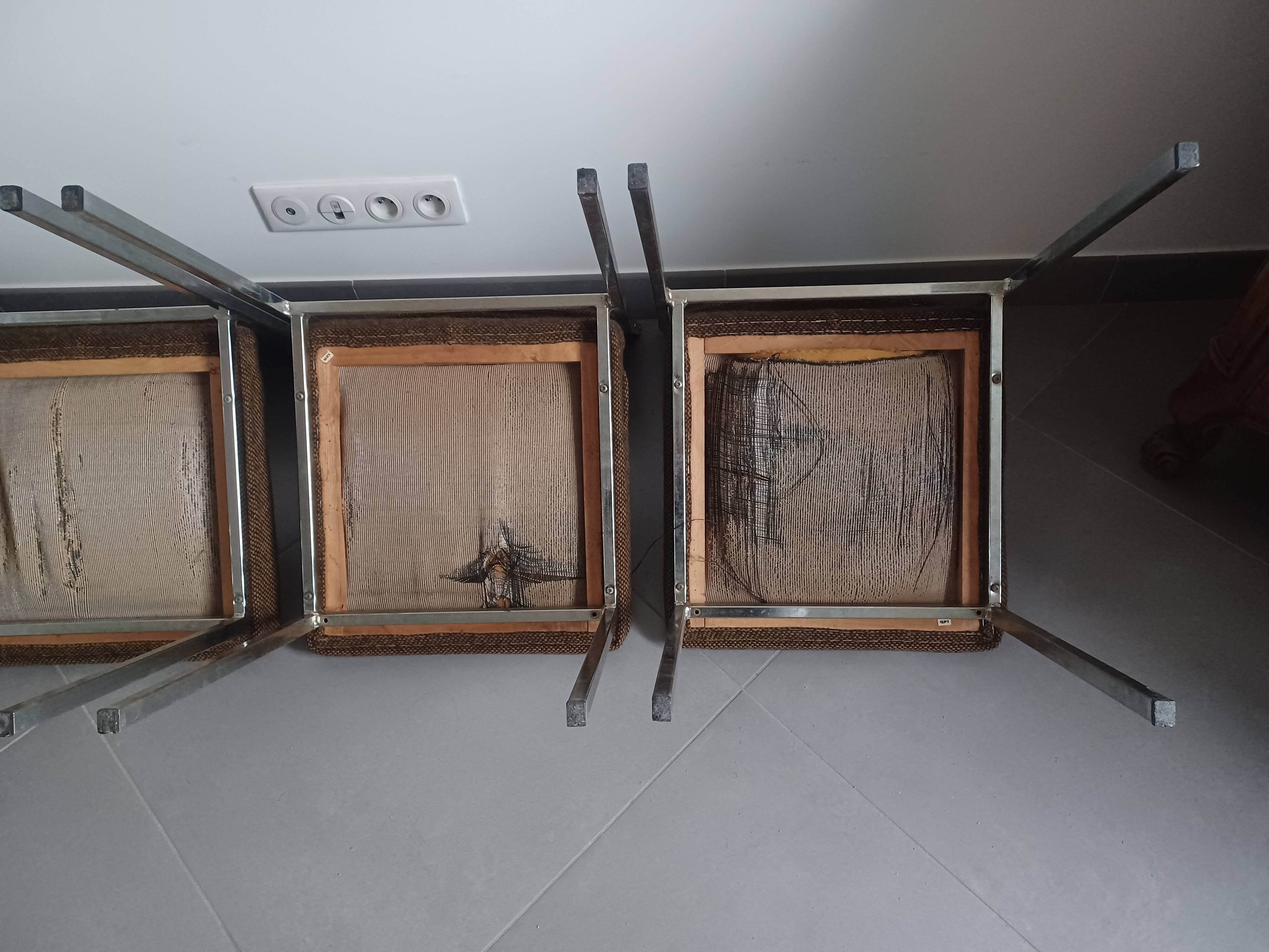 Five chairs in chromed metal and mottled fabric