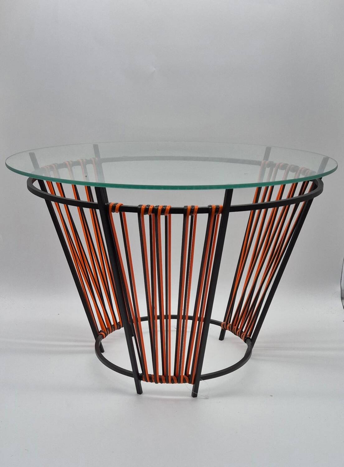 Design side table Un Autre Regard – Metal & glass