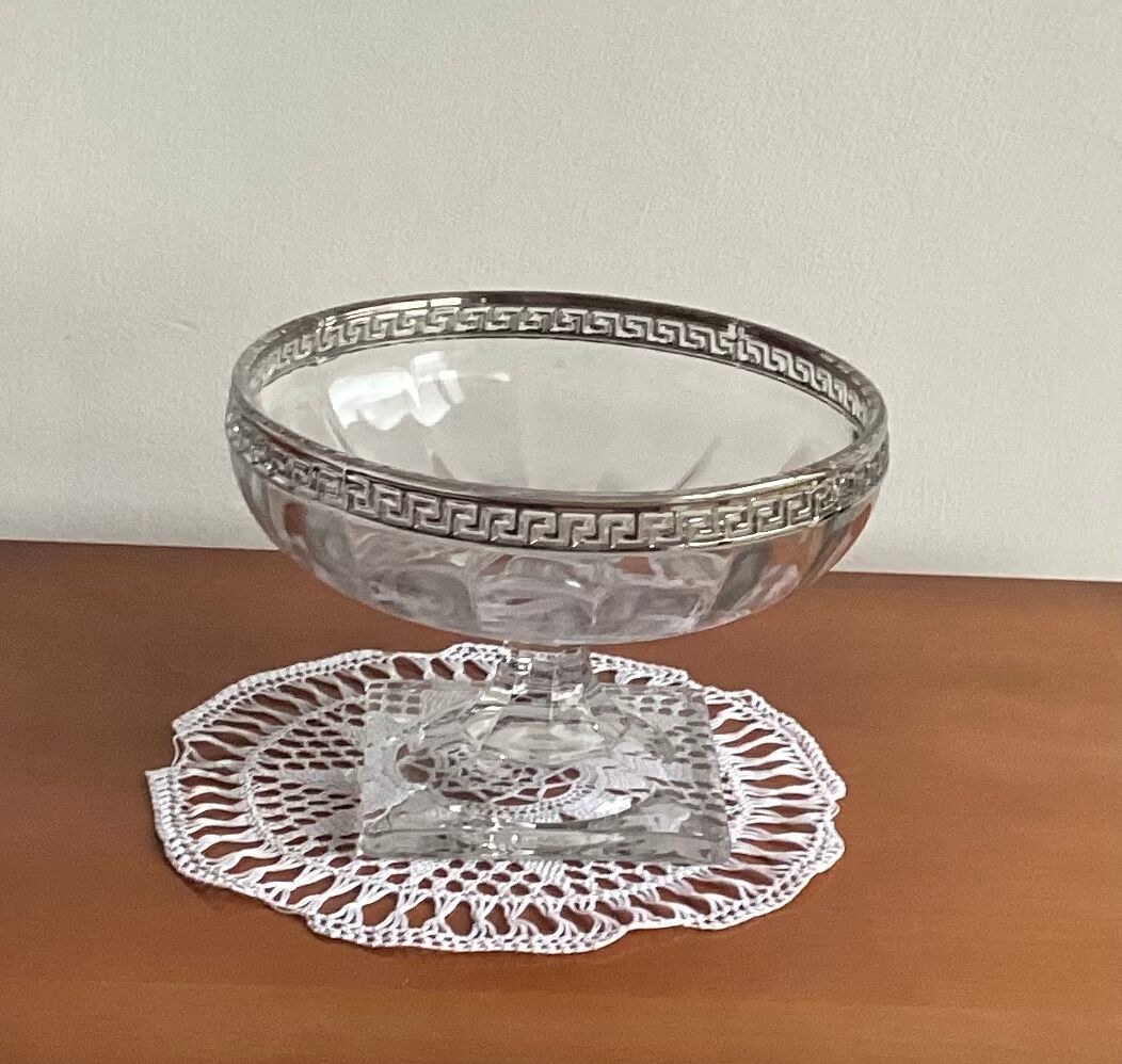 Standing cut square glass base