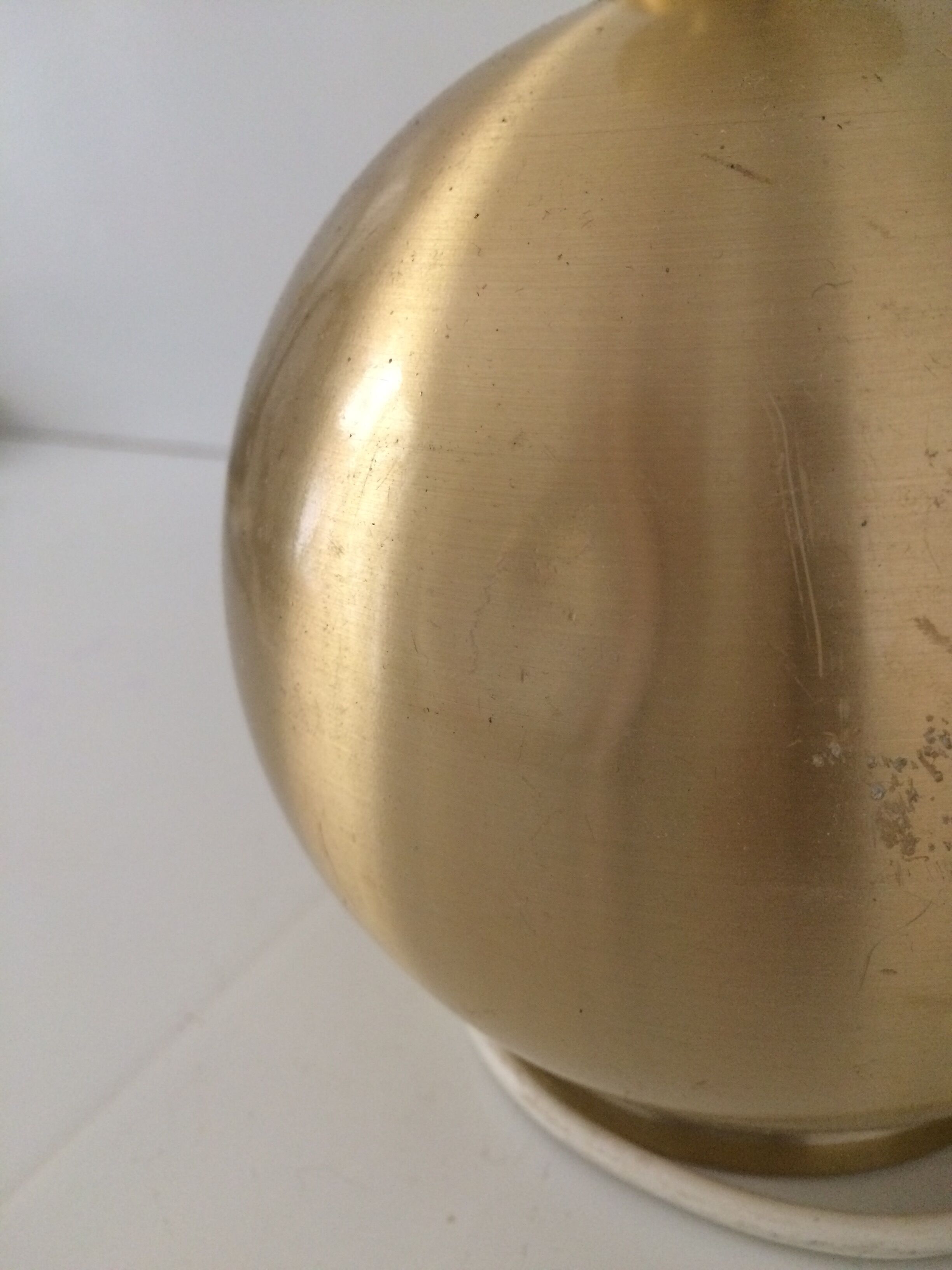 Vintage golden metal ball lamp foot
